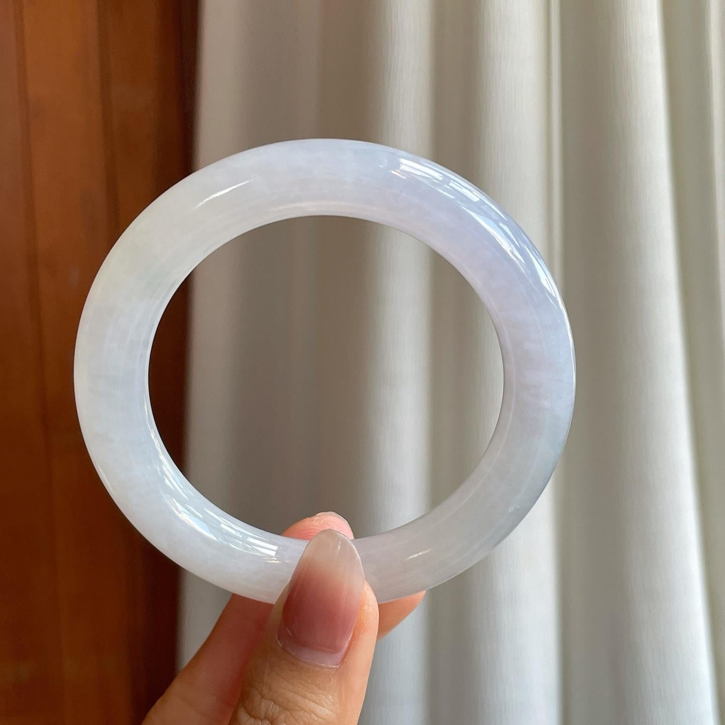 冰种淡春底圆条翡翠手镯（56mm）（yc312939）