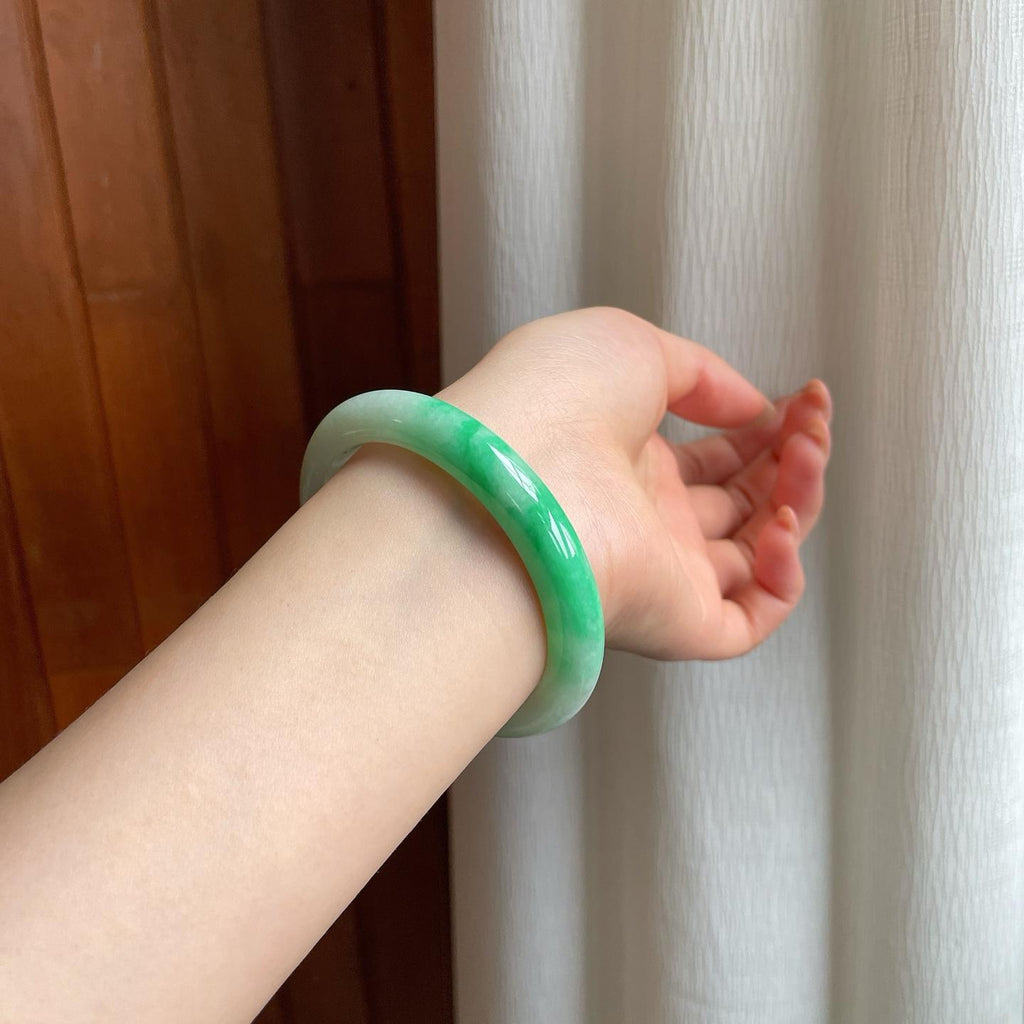 糯冰带色翡翠贵妃镯（53.4mm)（yc354334）