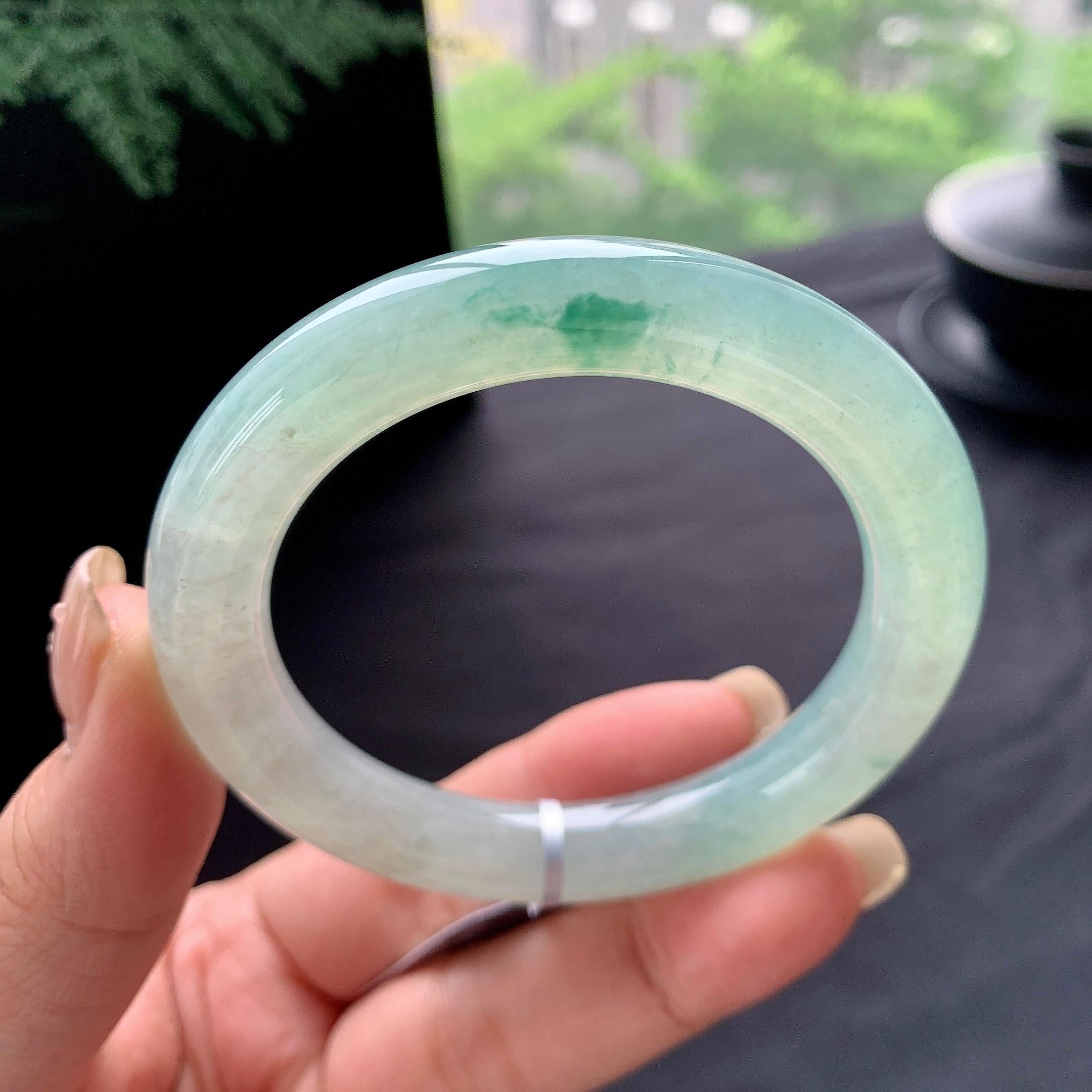 糯冰种晴底飘绿花圆条手镯 54.7圈口 天然缅甸A货翡翠（yc473138）