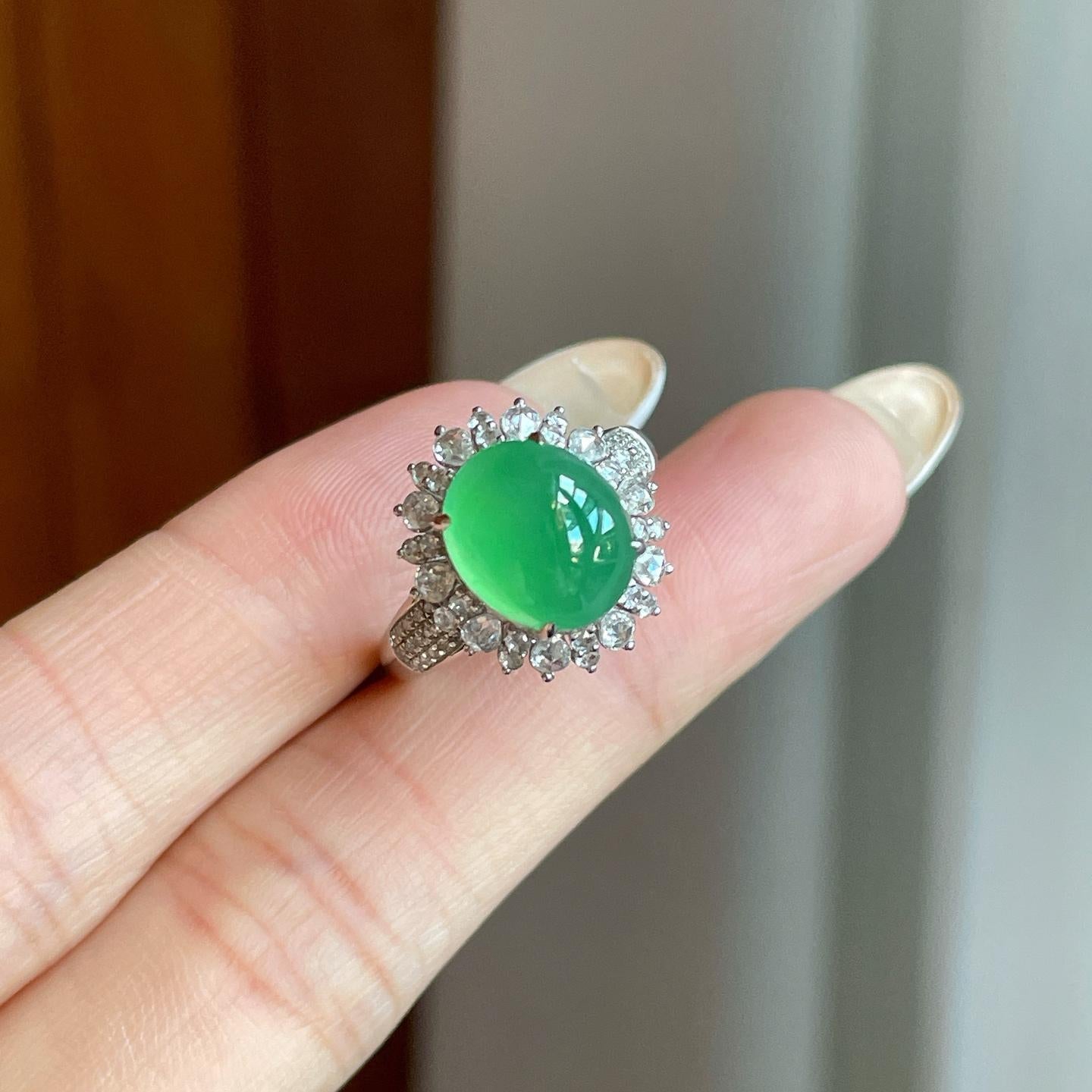 18k金钻镶冰种满色翡翠蛋面戒指（yc265159）