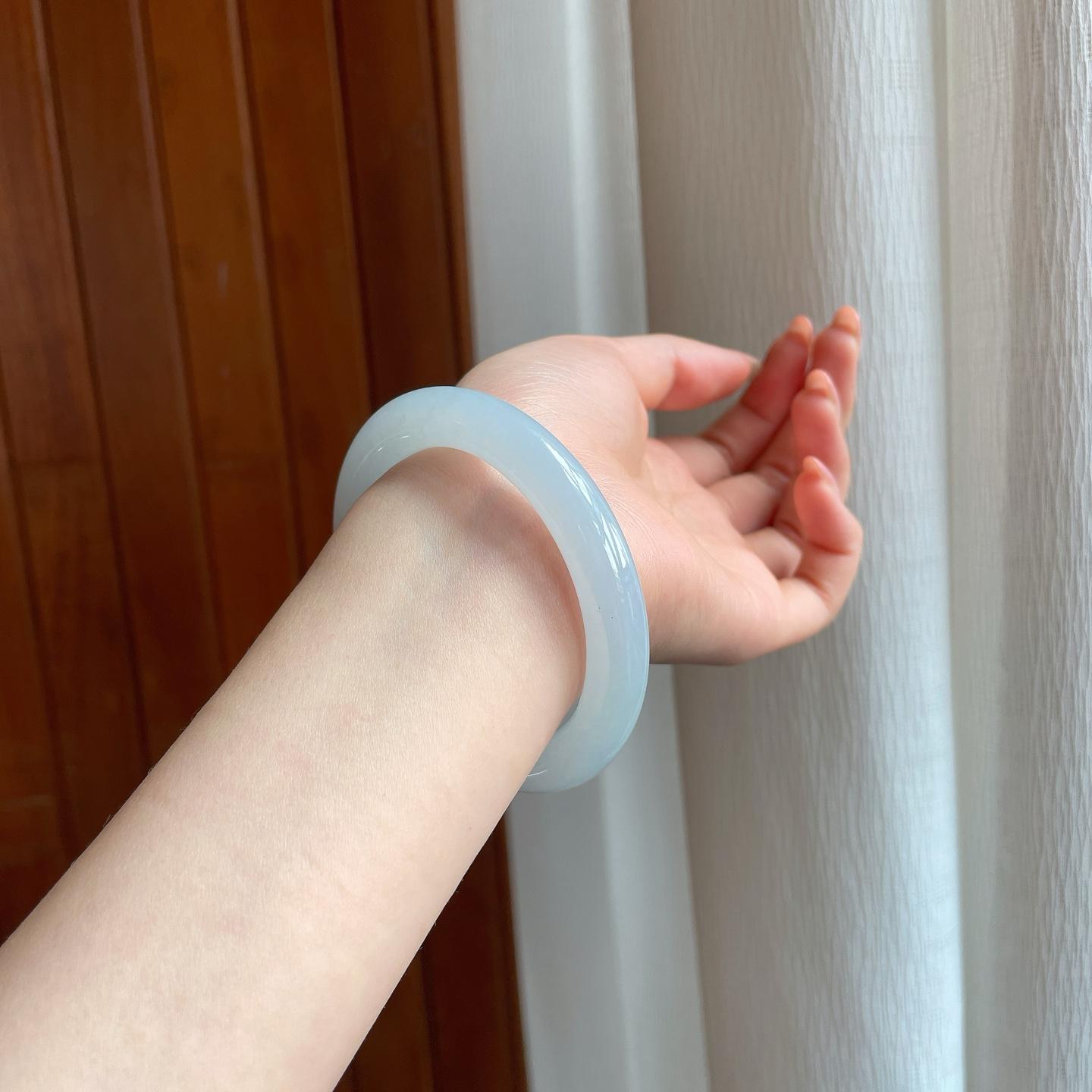 冰种白月光翡翠圆条手镯（53.6mm)（yc345583）