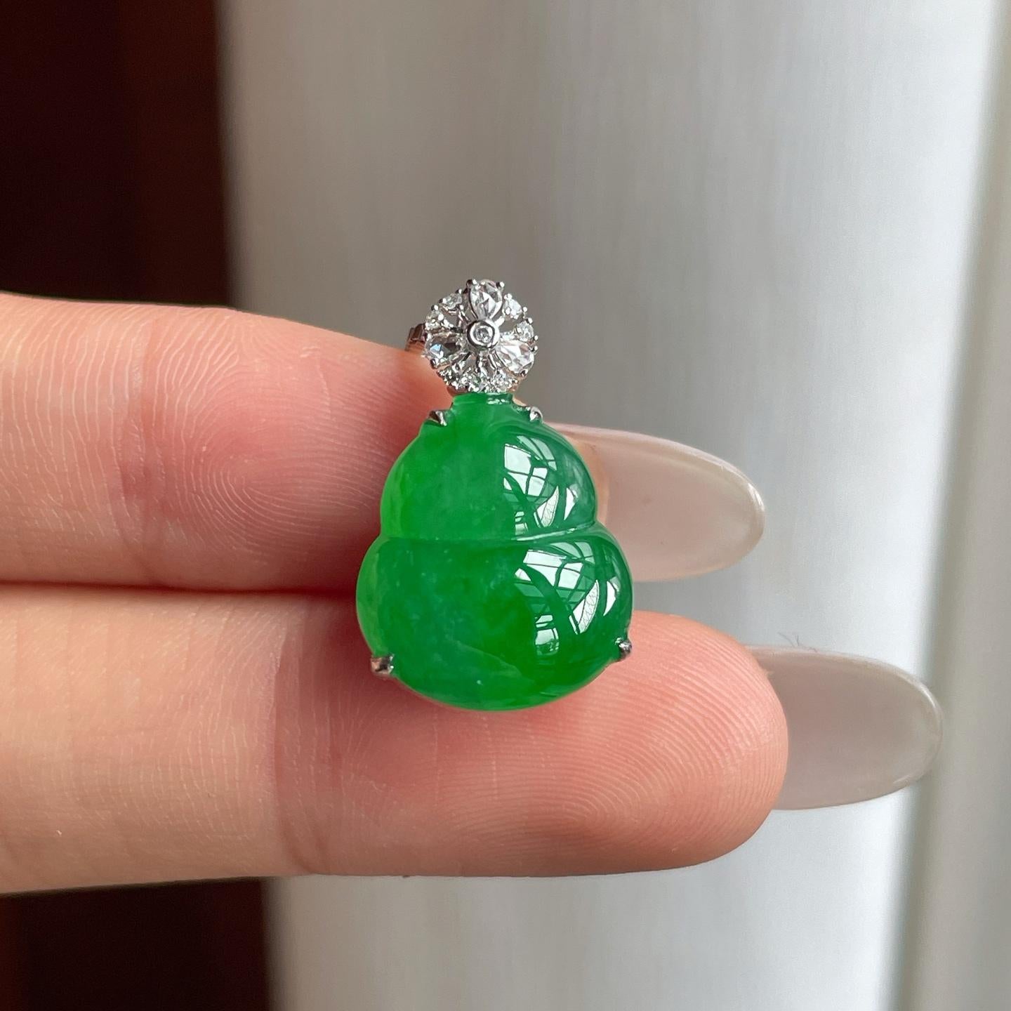 18k金钻镶糯冰满绿翡翠葫芦（yc261418）