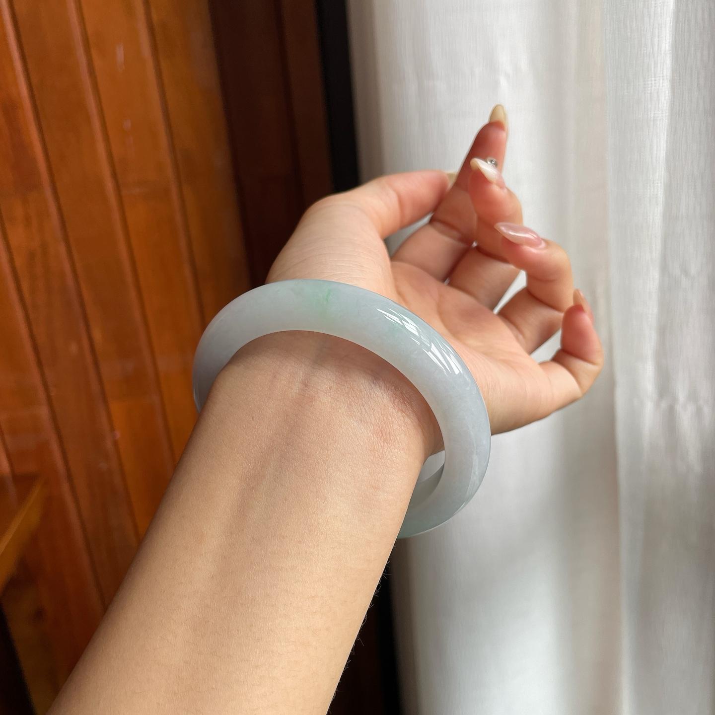 糯冰种带色翡翠平安镯（58.3mm）（yc221899）