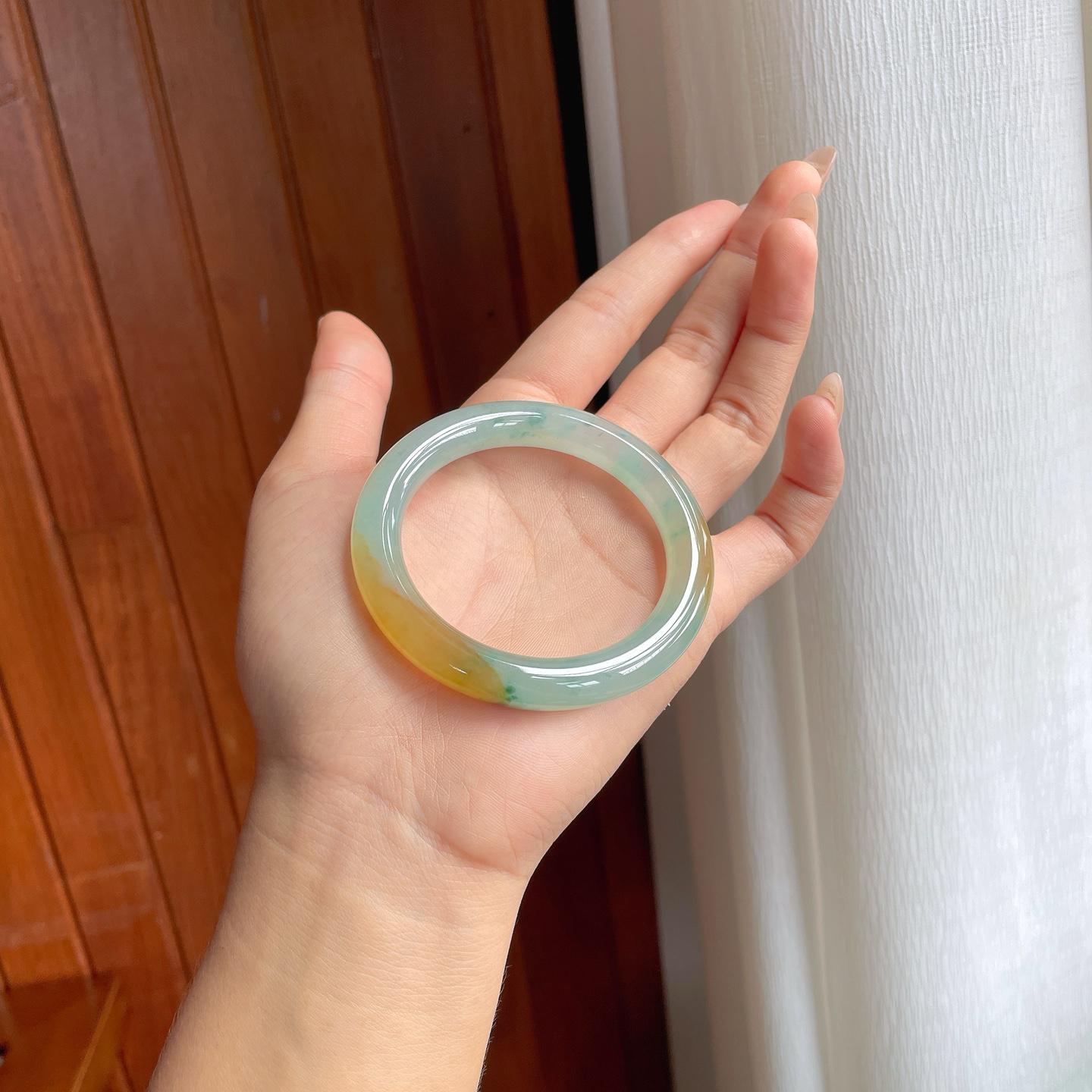 冰种黄翡飘花翡翠圆条手镯（51.5mm）（yc240467）