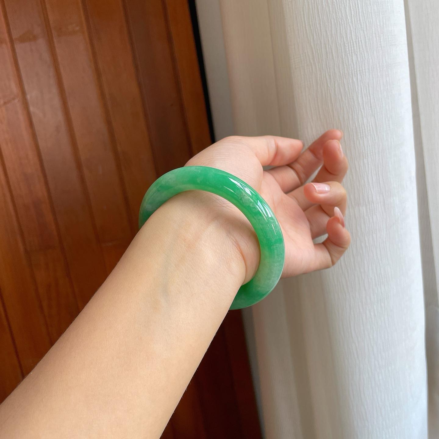 糯冰满绿翡翠圆条手镯（58mm）（yc312275）
