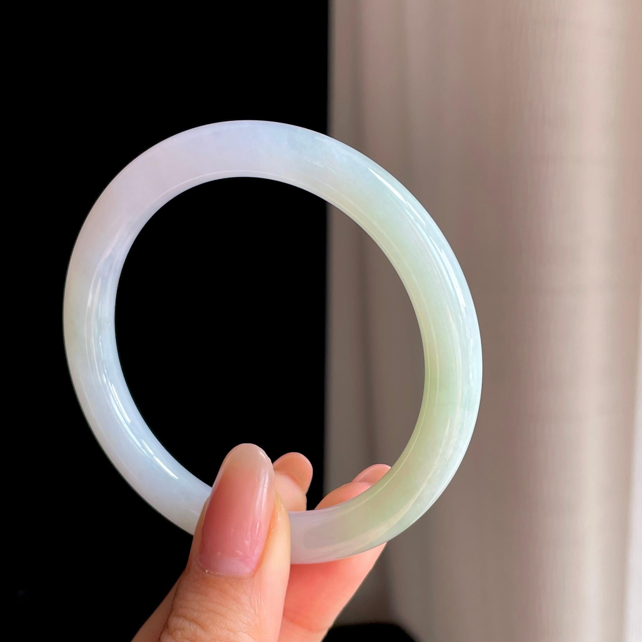 糯冰春彩翡翠圆条手镯（55.5mm)（yc342563）