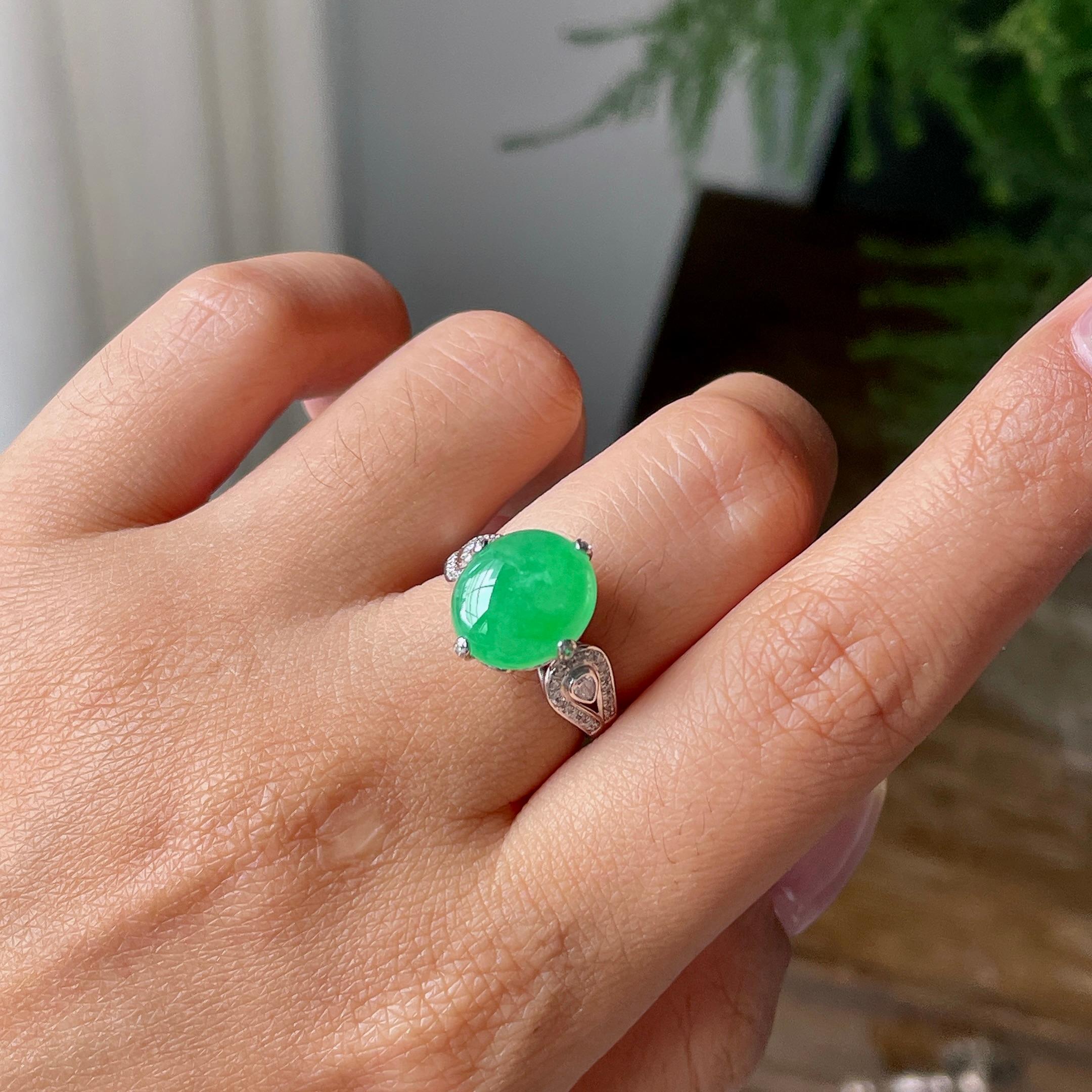 18k金钻镶糯冰种翠绿蛋面戒指    天然缅甸A货翡翠（yc362087）