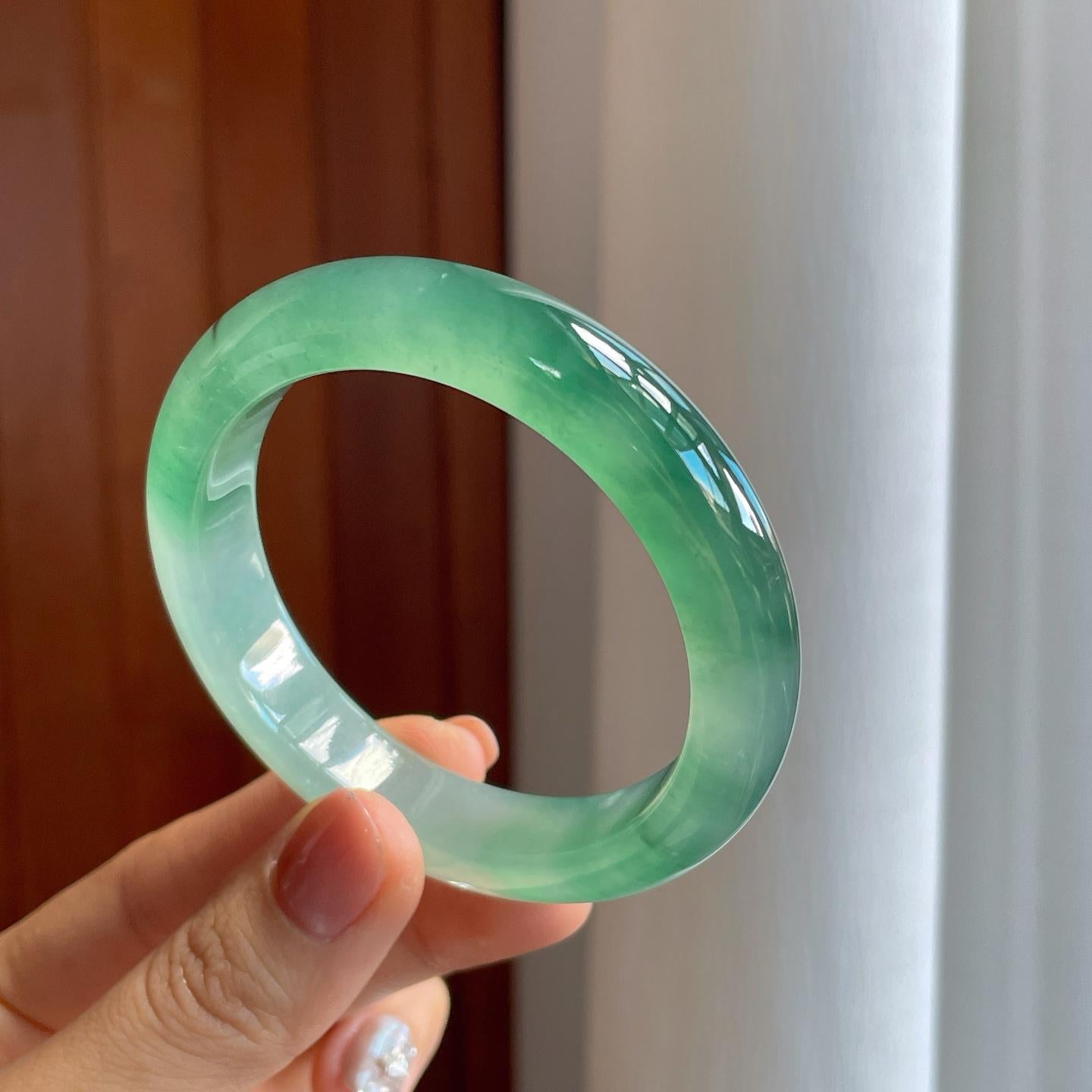 冰种湖水绿翡翠平安镯（54.5mm）（yc276510）