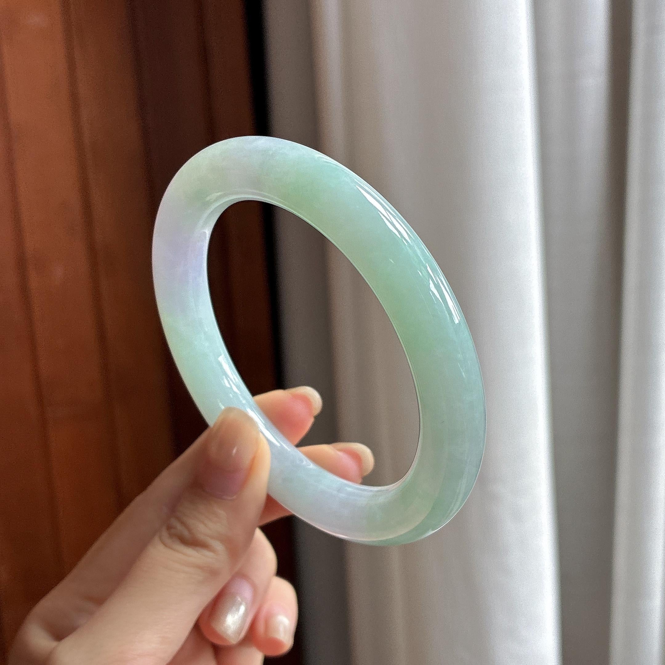 大圈口 细糯种春带彩圆条手镯 59圈 天然缅甸A货翡翠（yc484432）