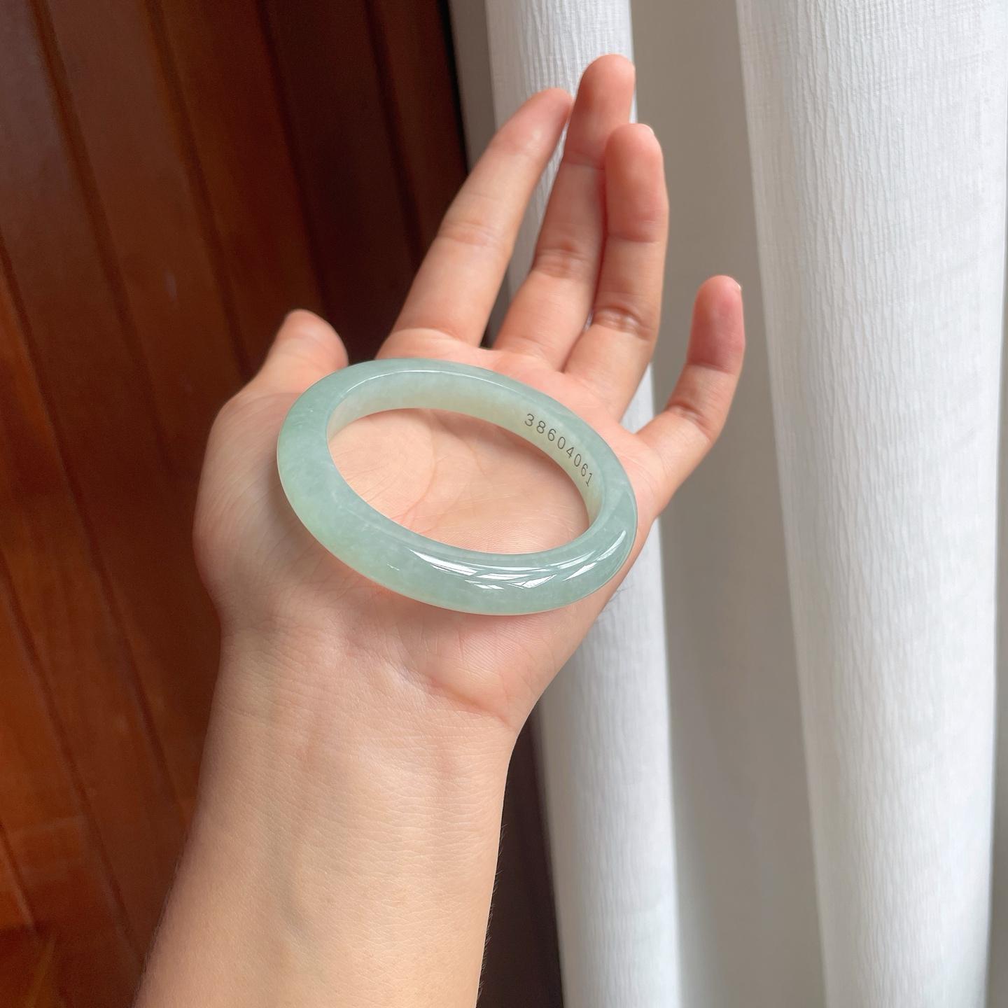 糯冰晴底翡翠平安镯（52mm）（yc249161）