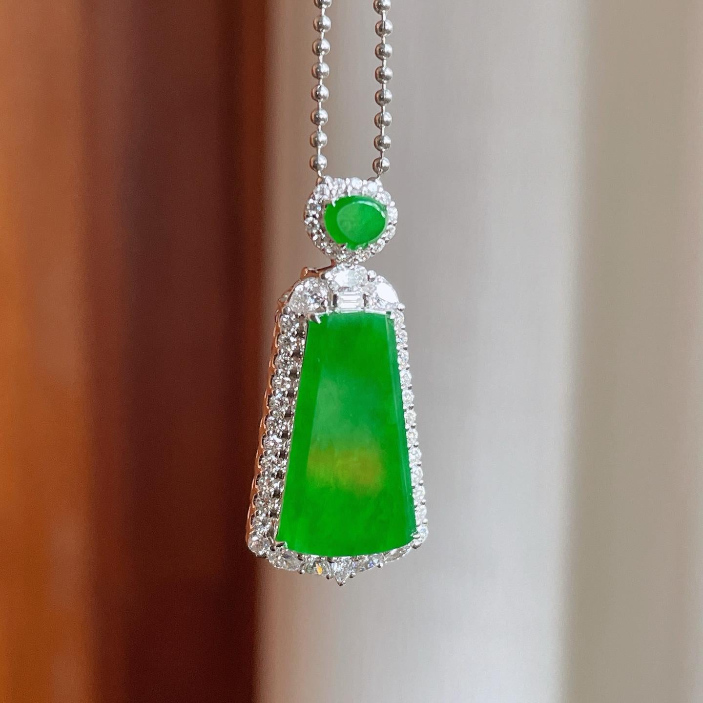 18k真金真钻镶糯冰满绿翡翠无事牌（yc246176）