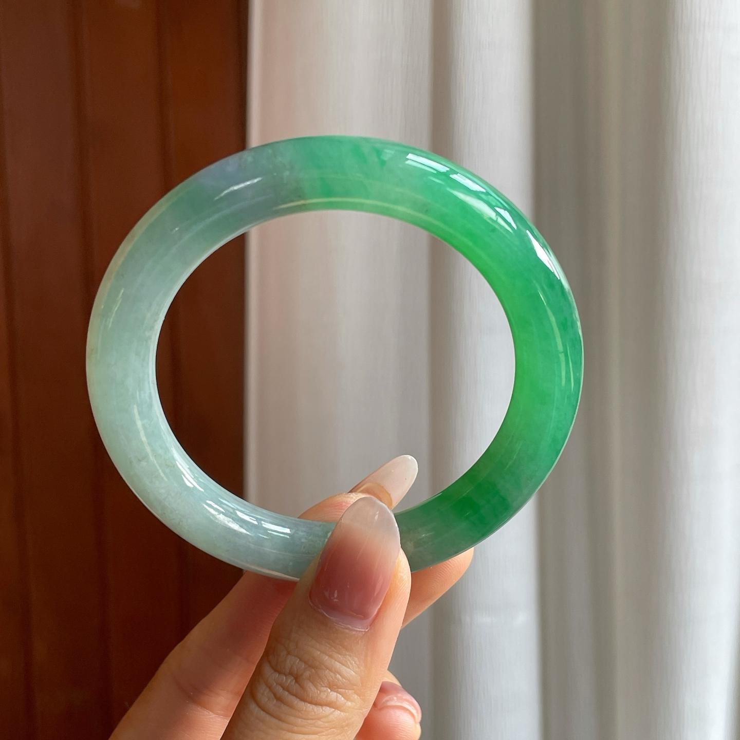 糯冰阳绿翡翠圆条手镯（56.6mm）（yc310537）