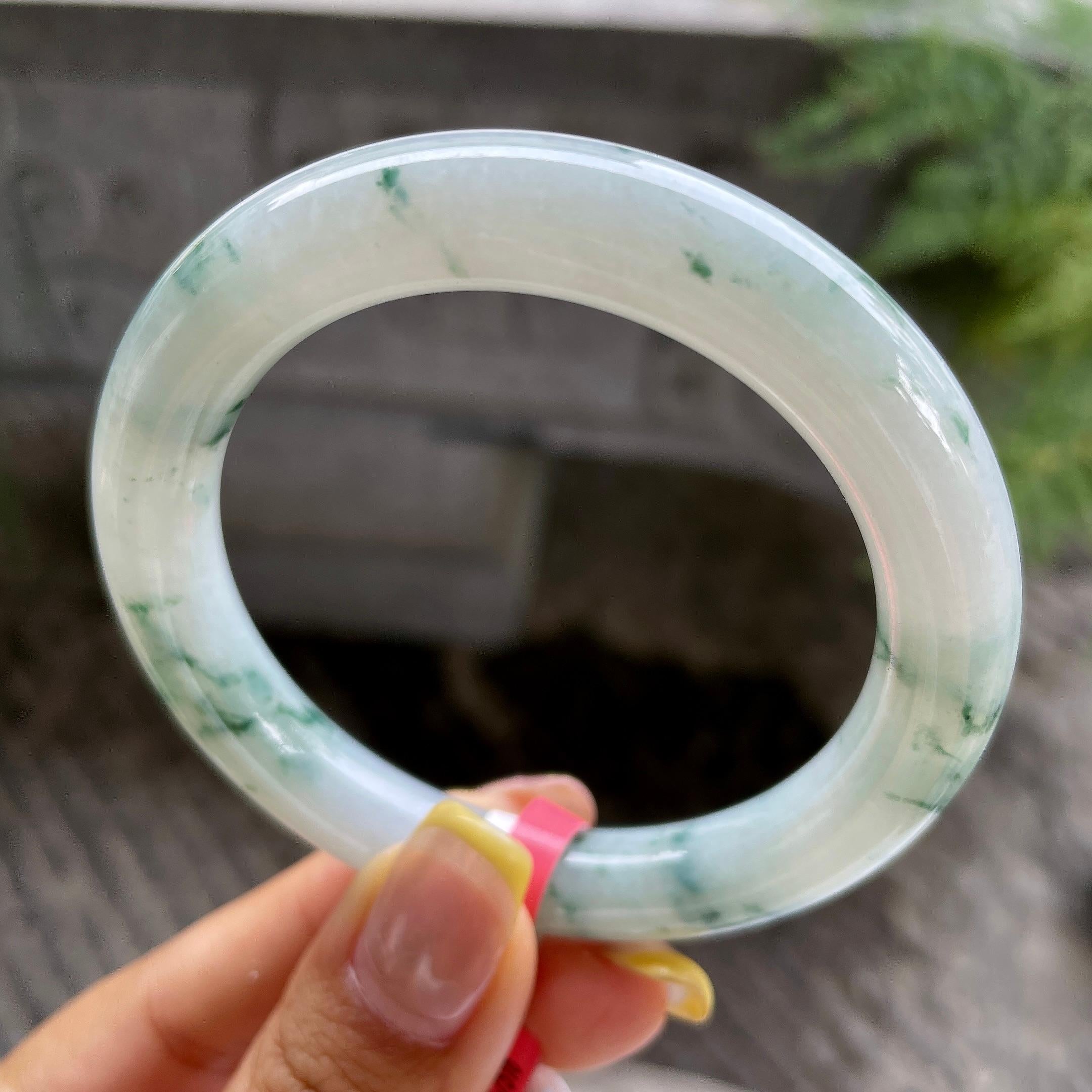 细糯种飘花圆条手镯54圈          天然缅甸A货翡翠（yc390011）