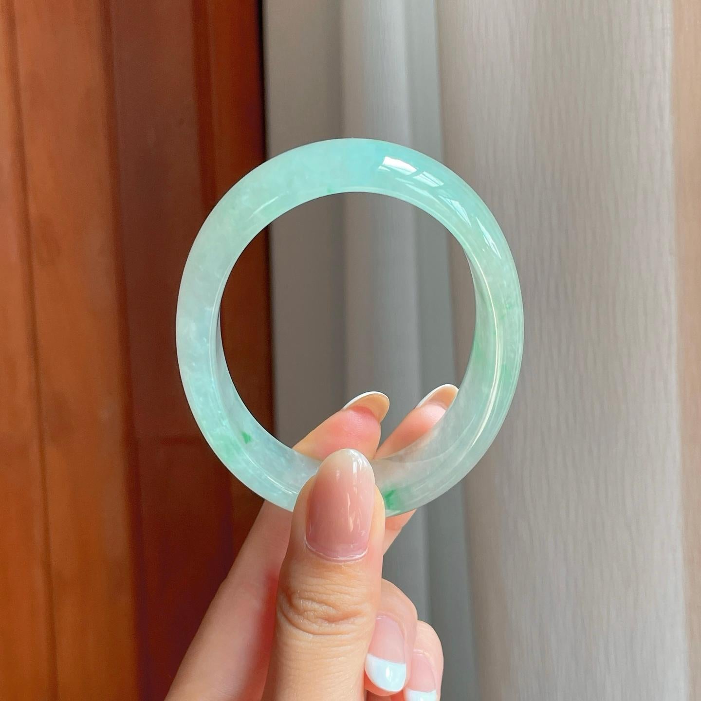 冰种晴底飘花宽版翡翠贵妃镯（56.2mm)（yc374850）