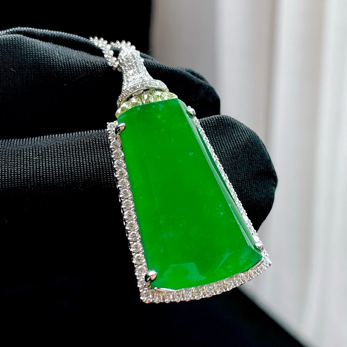 18k金钻镶冰种满绿翡翠无事牌（yc349428）