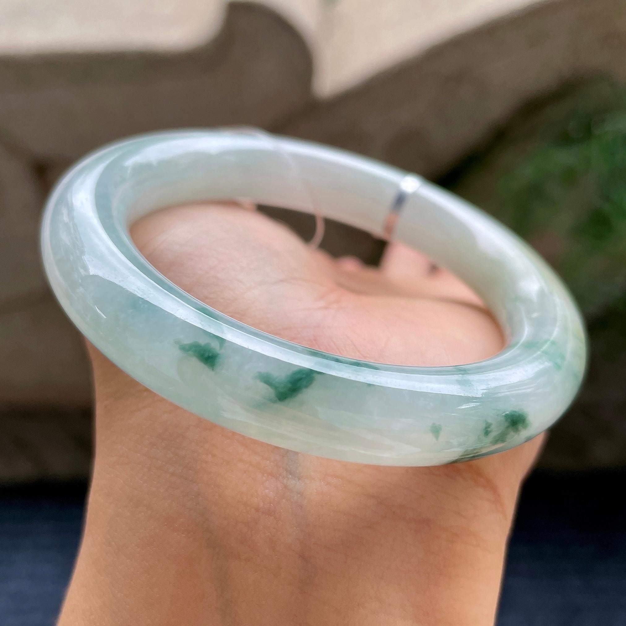 细糯种飘花黄翡圆条手镯54.5圈      天然缅甸A货翡翠（yc376057）