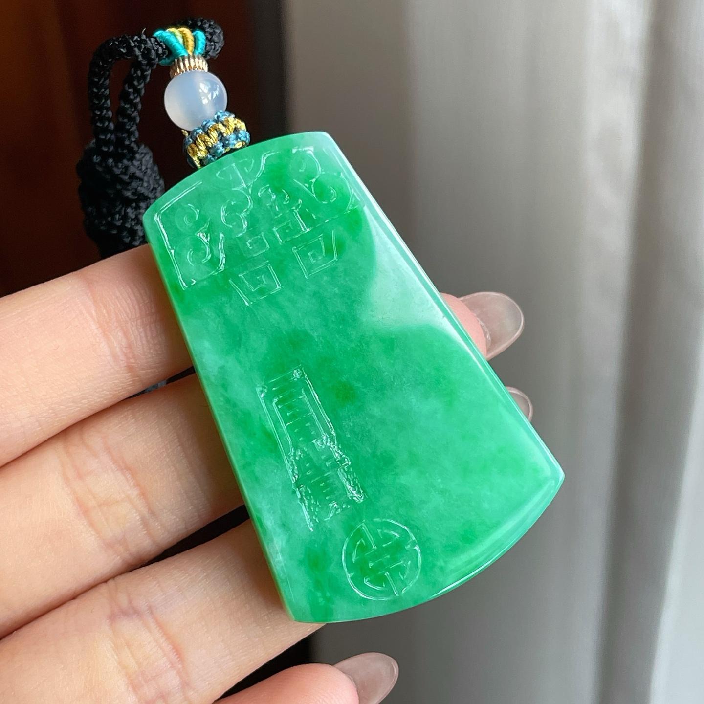 糯冰种飘阳绿翡翠无事牌挂件（yc187622） – 思懿家