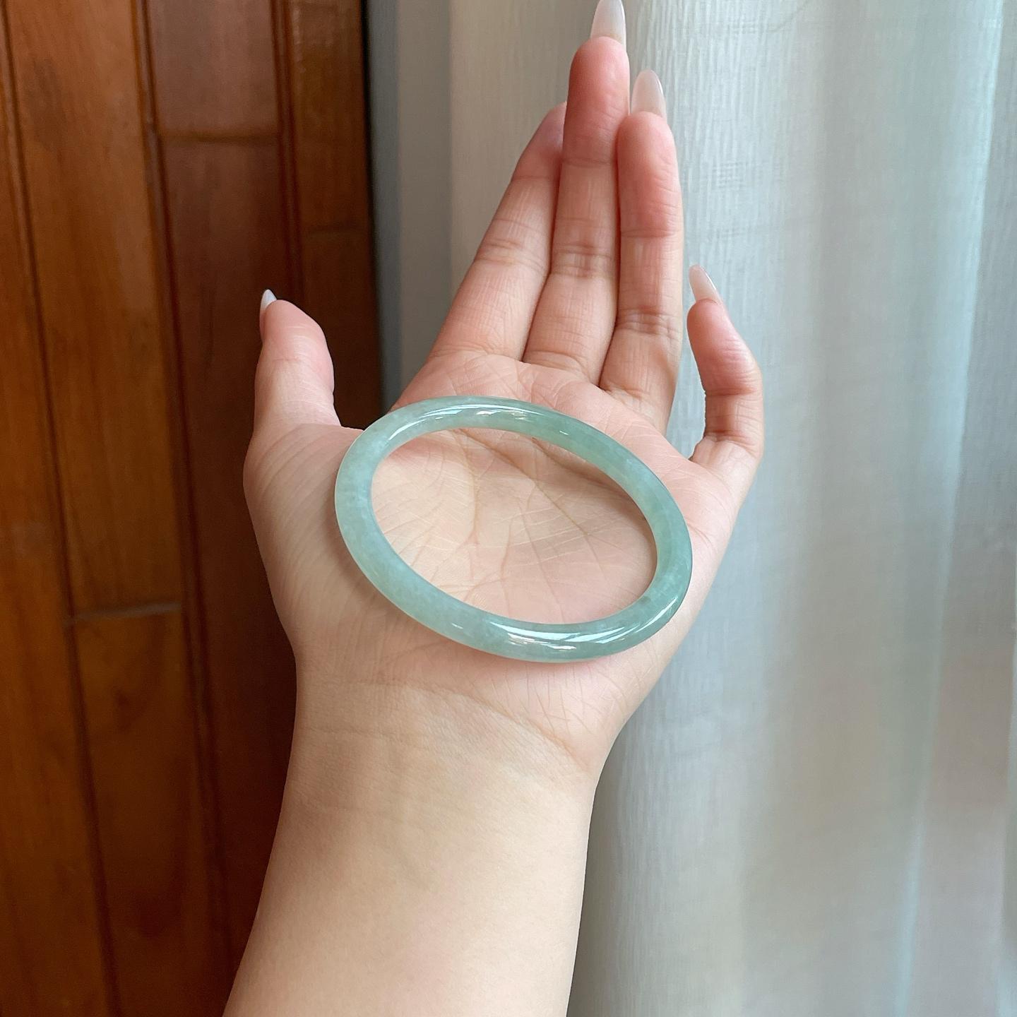 糯冰晴底翡翠叮当镯（54mm）（yc270316）