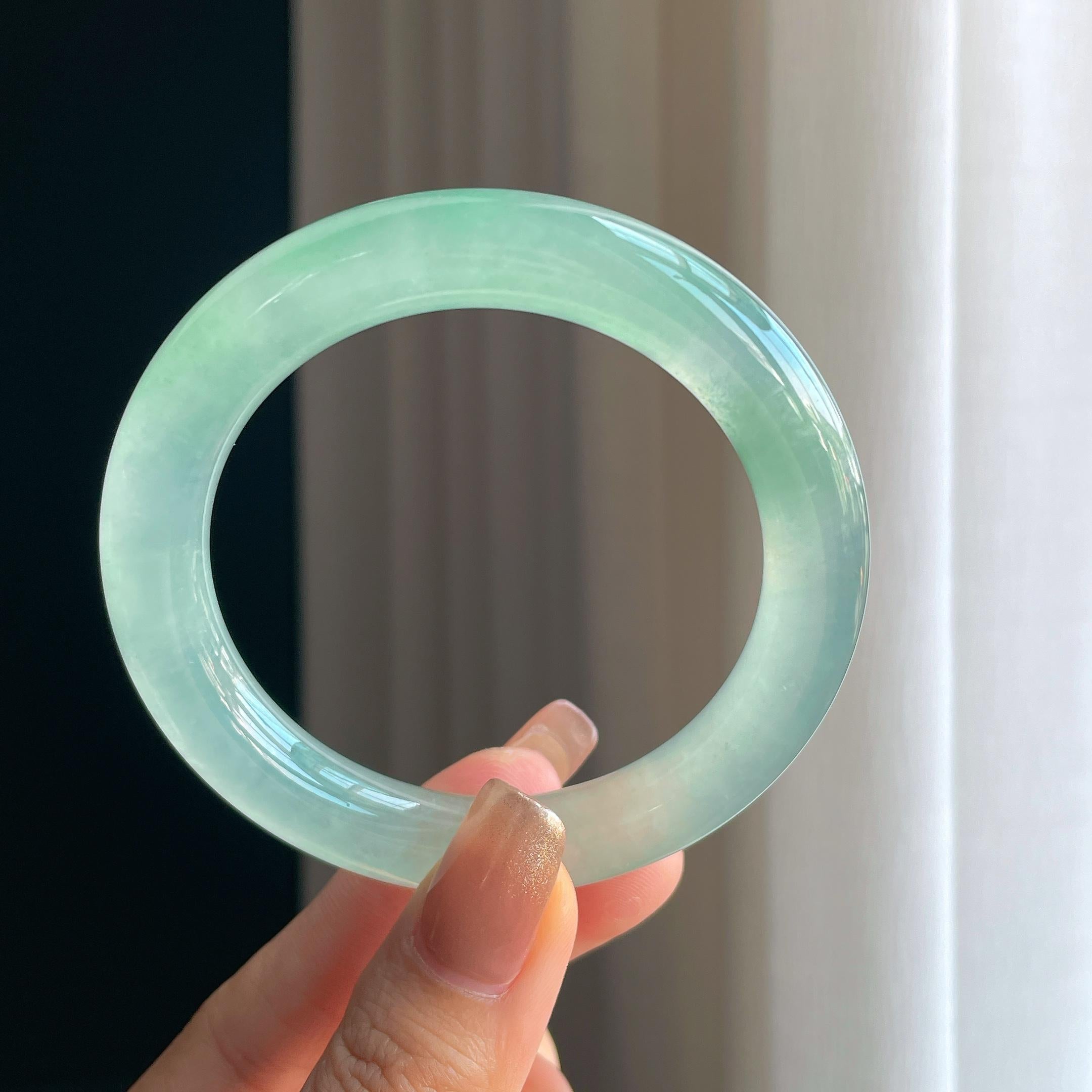 冰种晴绿底翡翠圆条手镯（54.7mm）（yc376748）