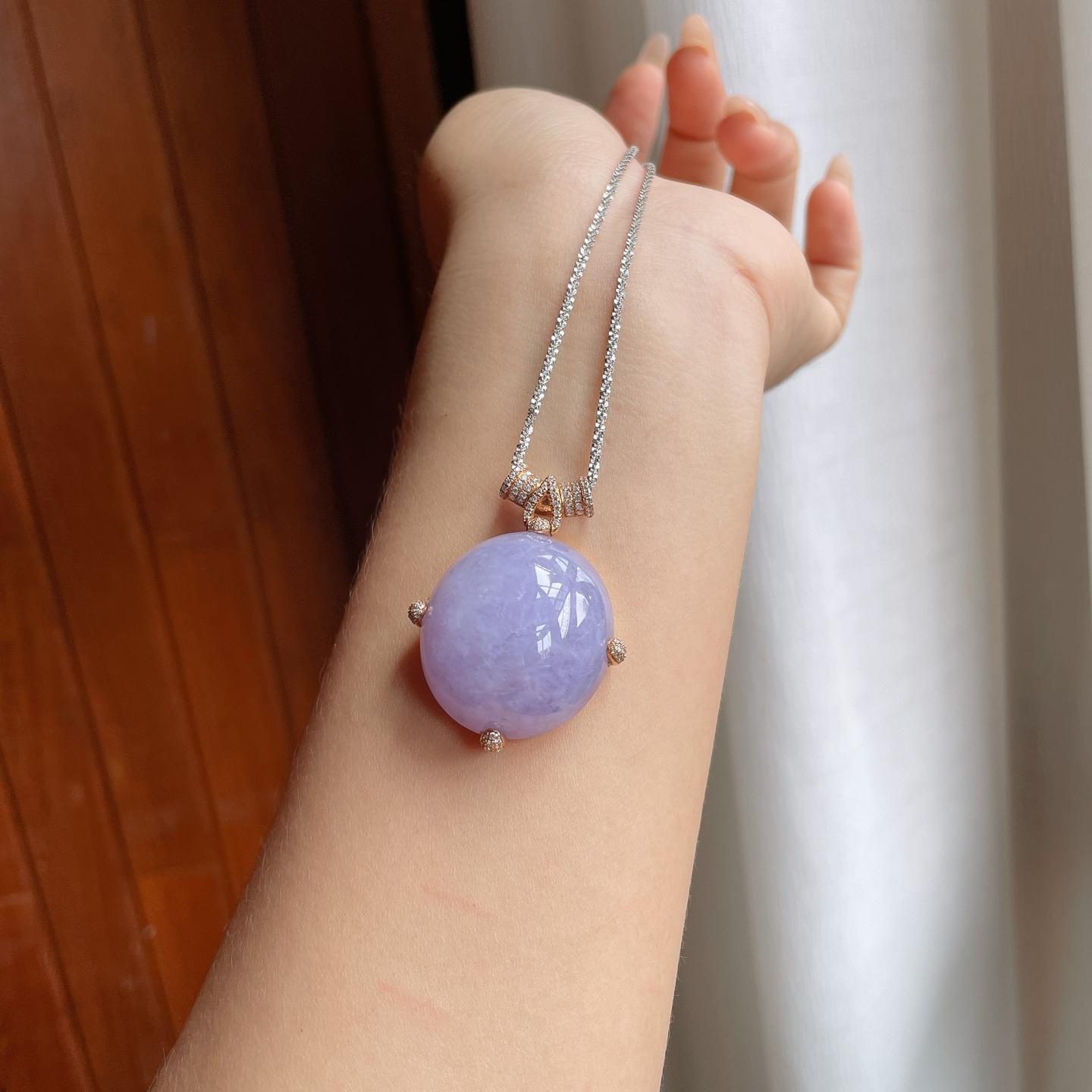 18k金镶糯种紫罗兰翡翠蛋面吊坠（yc240373）