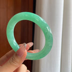 冰种果绿翡翠圆条手镯（56.6mm）（yc354242）