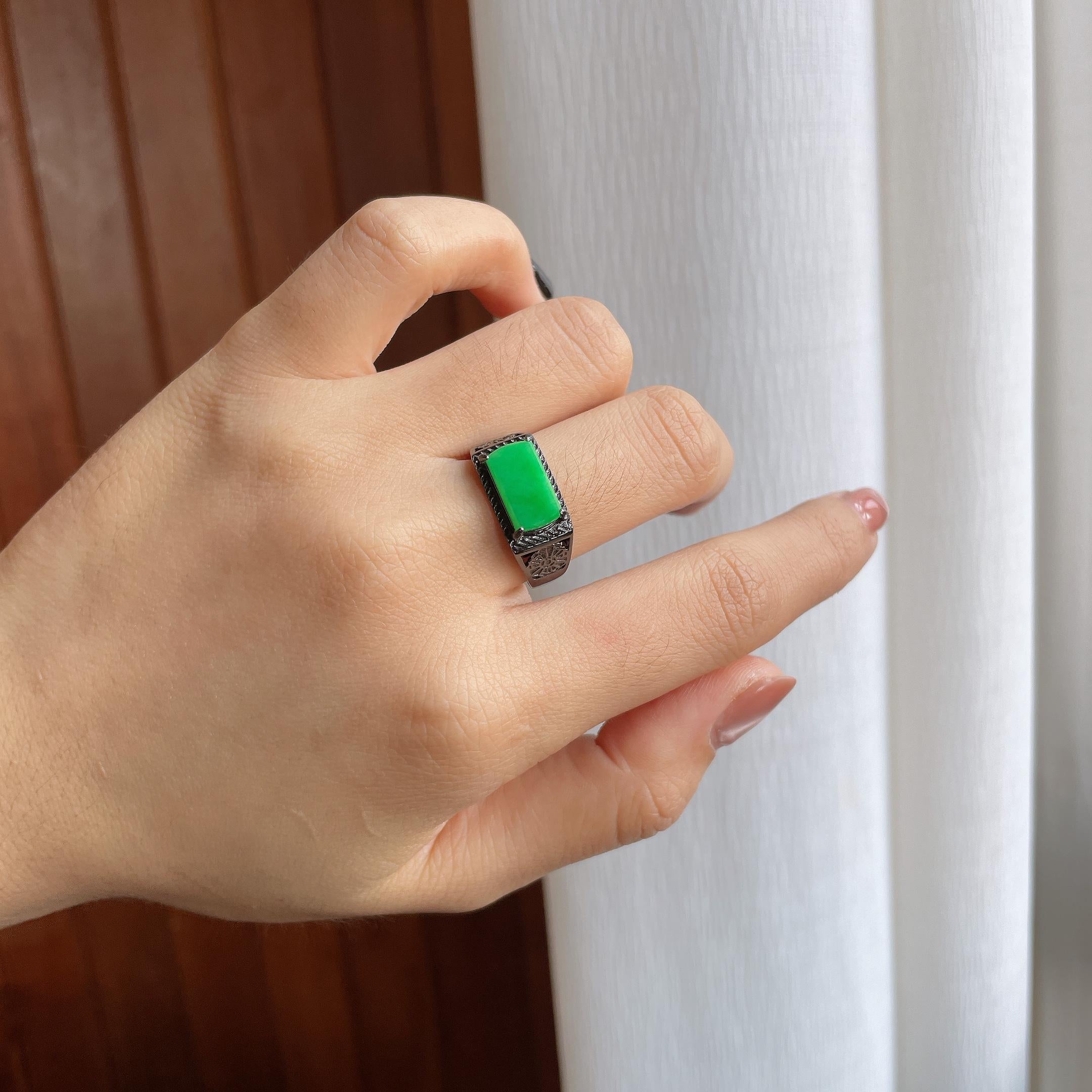 S925银镶糯种满绿翡翠马鞍戒指（yc284013）