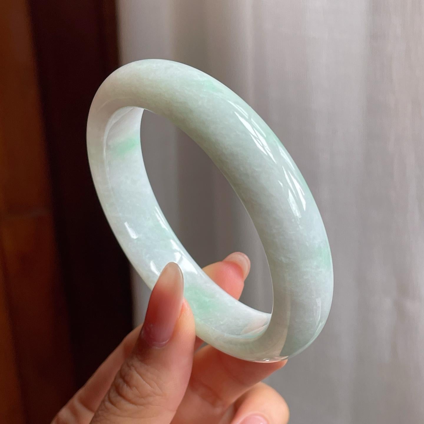糯冰种飘绿花翡翠平安镯（56mm）