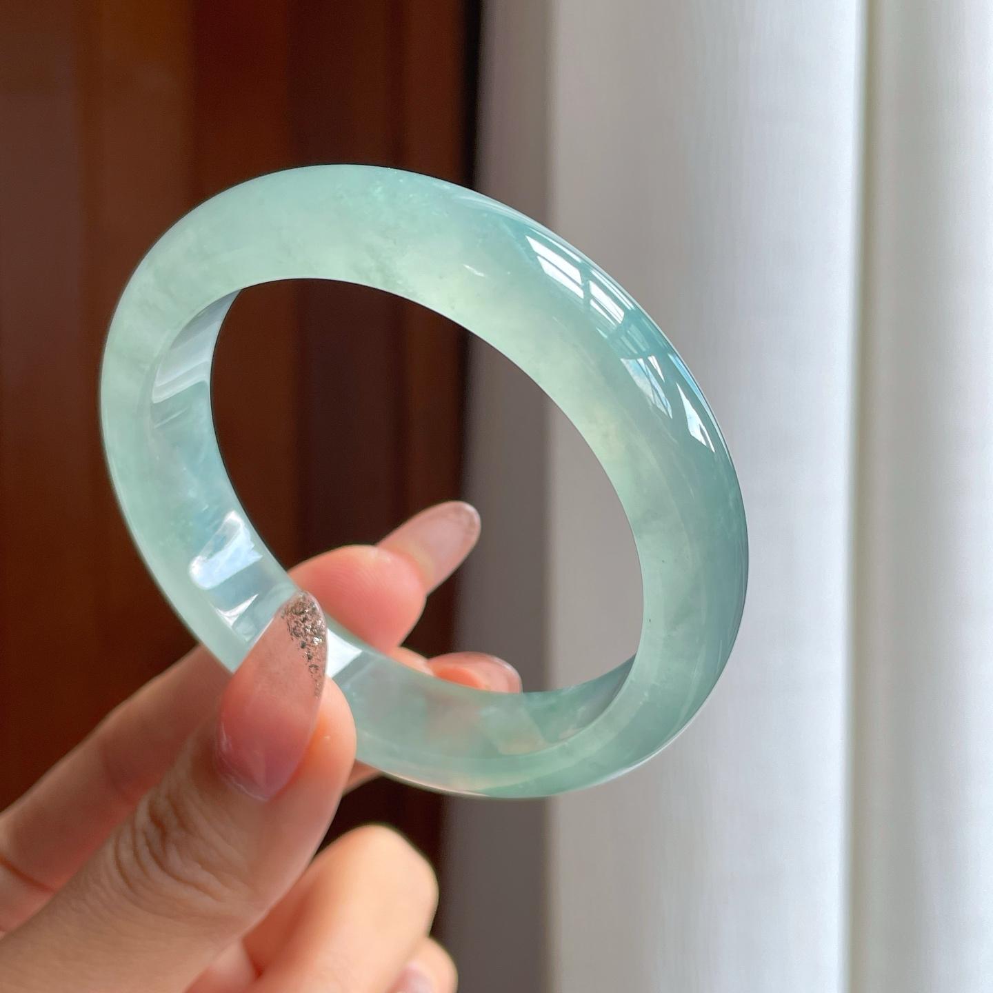 高冰种蓝晴底翡翠平安镯（55.5mm）（yc361752）