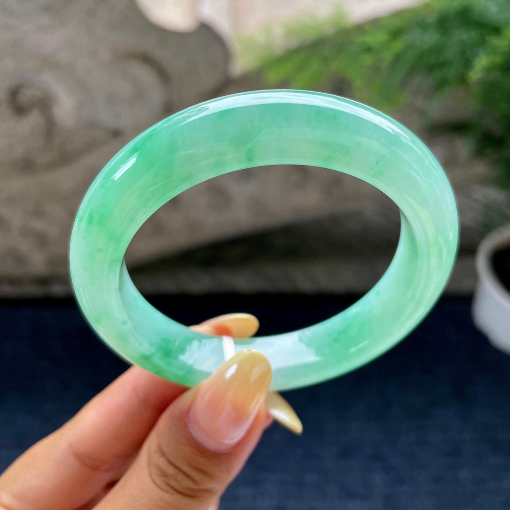 小圈口 细糯种晴底飘绿花正圈平安镯53.8圈 天然缅甸A货翡翠（yc489317）