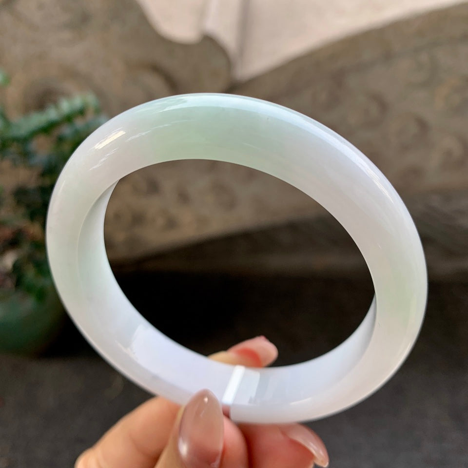 糯种带色翡翠平安镯（57mm）（yc054474）