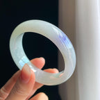 冰种宽版带一抹紫罗兰宽版翡翠手镯（53.5mm）（yc329518）