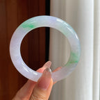 糯冰春底带色翡翠圆条手镯（55.5mm）（yc361745）