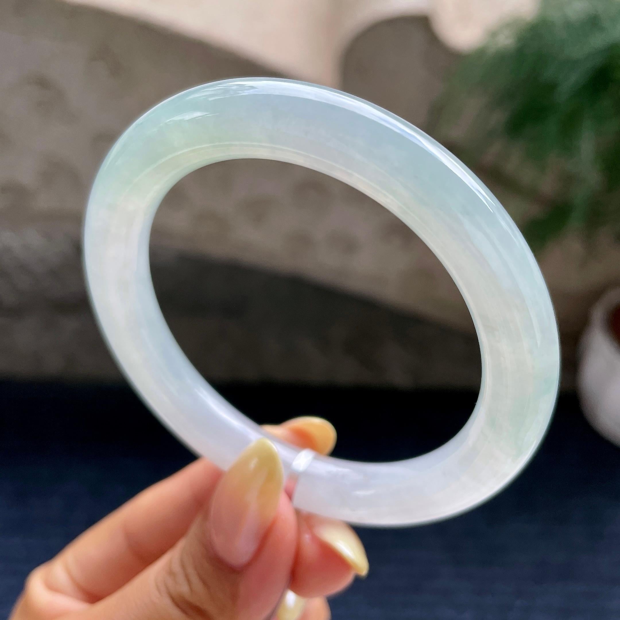 糯冰种飘花圆条手镯56.2圈        天然缅甸A货翡翠（yc452171）