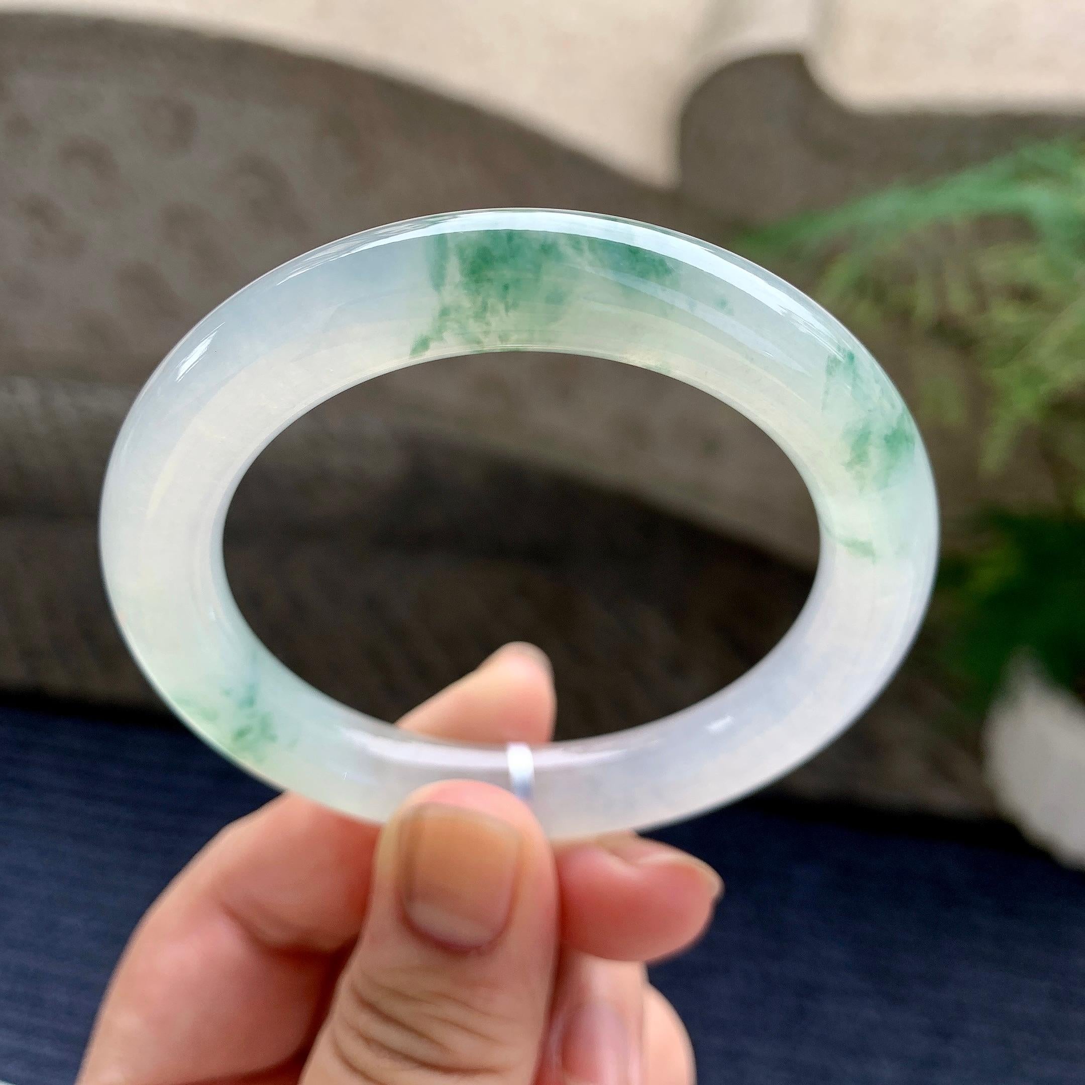 糯冰种飘花圆条手镯（51.8mm）（yc233916）