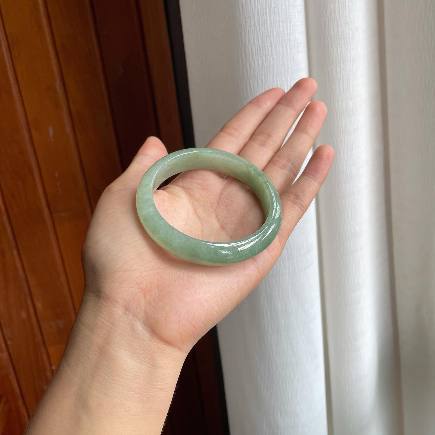 糯冰湖水绿翡翠平安镯（58mm）（yc221935）