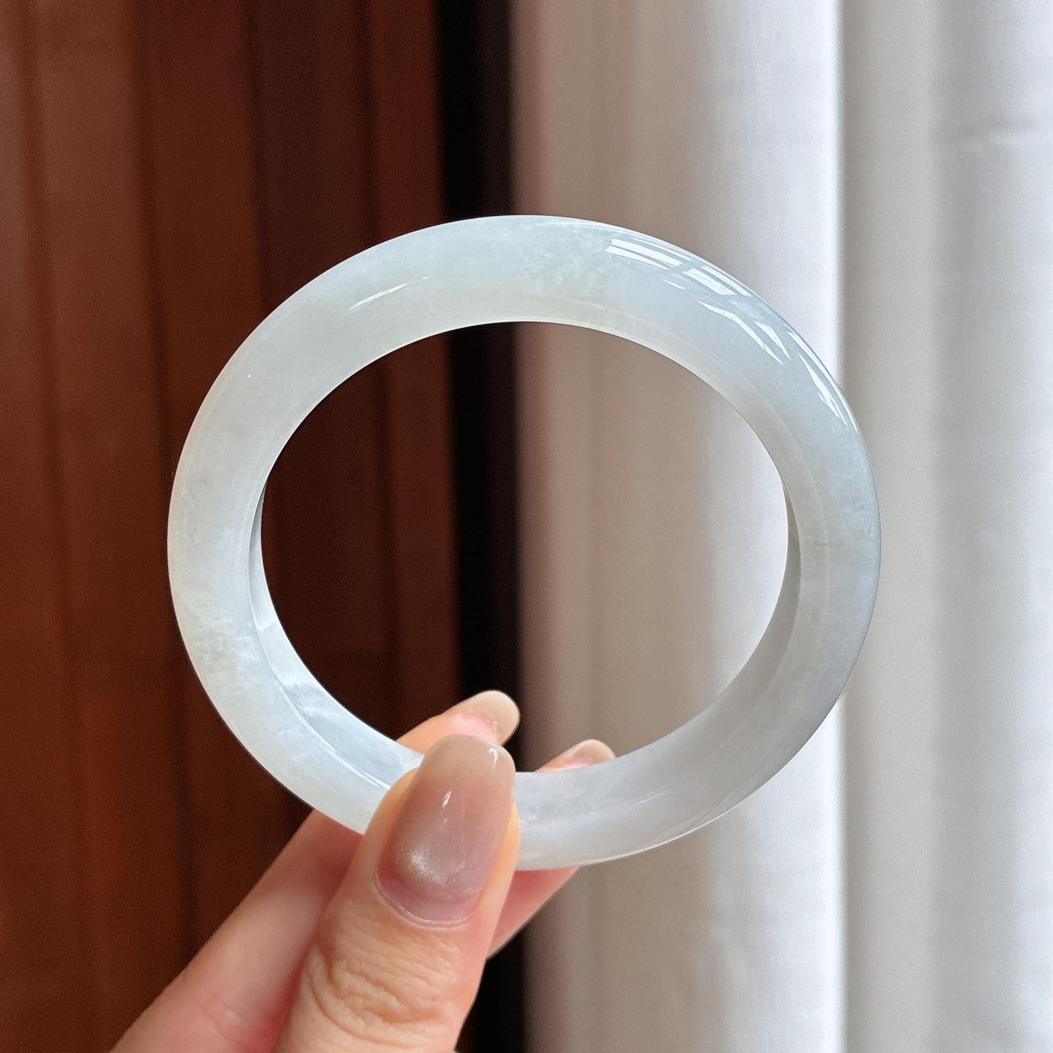 Vòng tay tròn Bình An ngọc phỉ thúy hạt mịn trăng trắng 56 vòng Ngọc phỉ thúy A Miến Điện tự nhiên (yc450381)