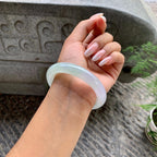 糯冰种淡春彩圆条手镯（56mm）（yc202367）