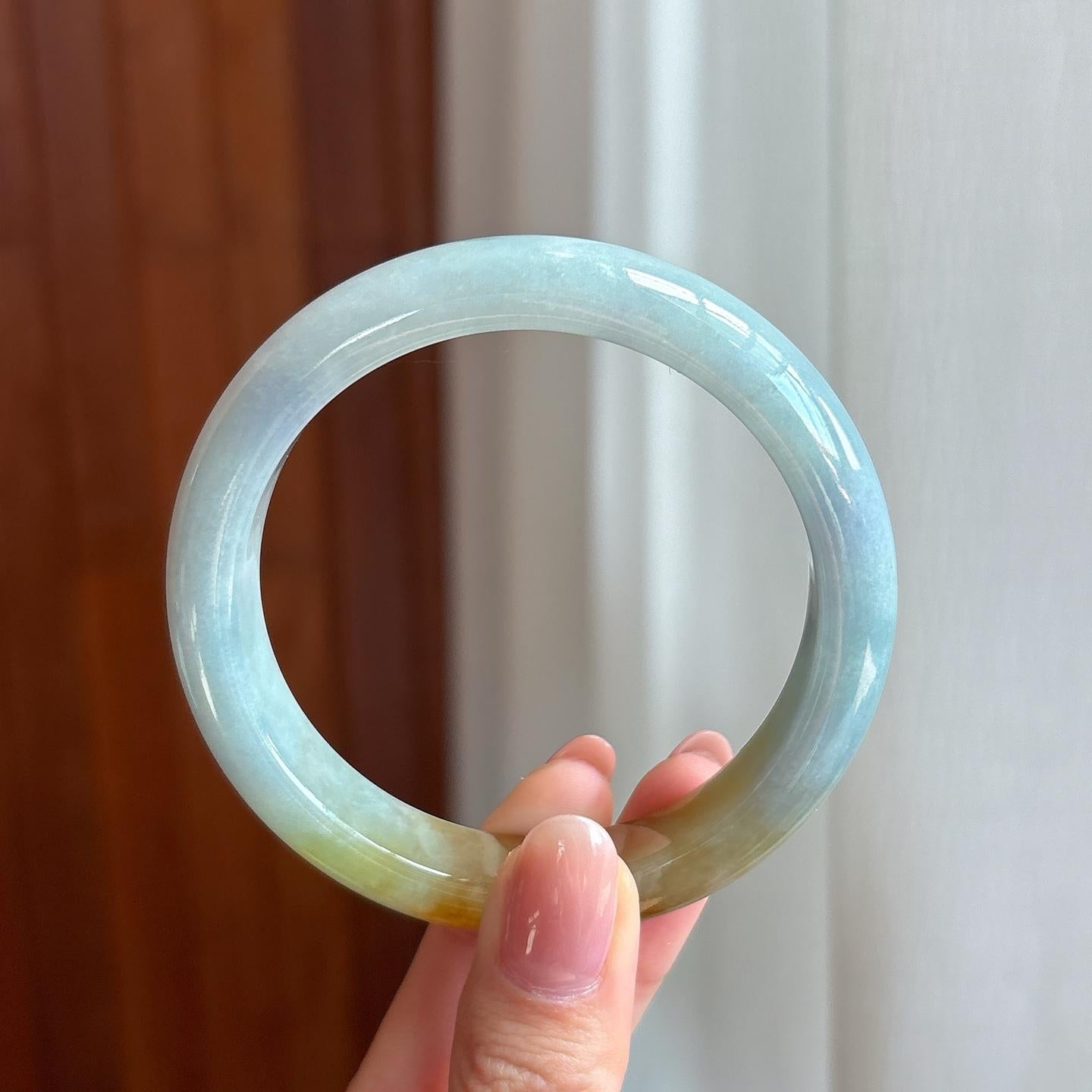 糯冰带黄翡翡翠平安镯（58.5mm）（yc329525）