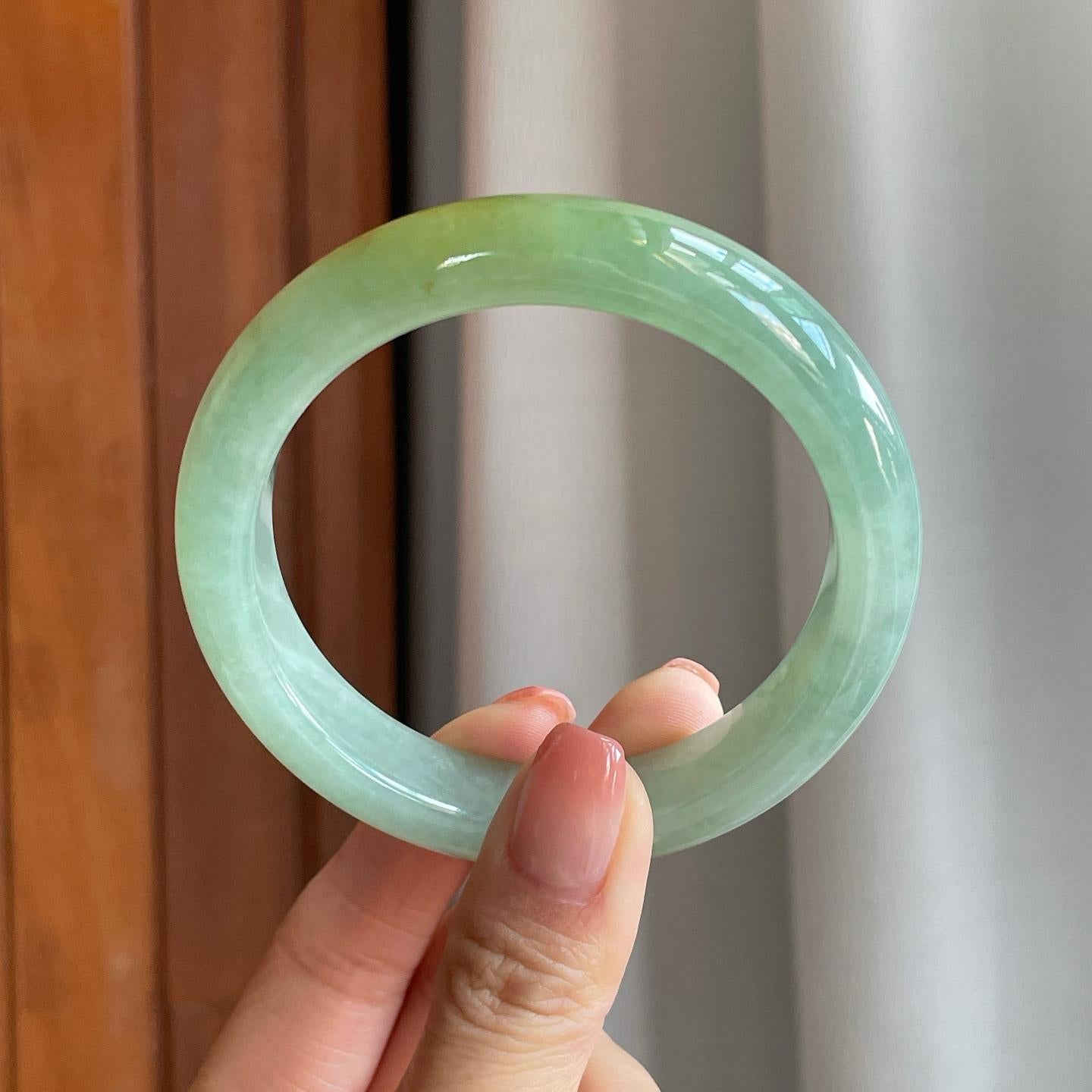 糯冰晴底带黄翡翡翠平安镯（58mm）（yc310365）