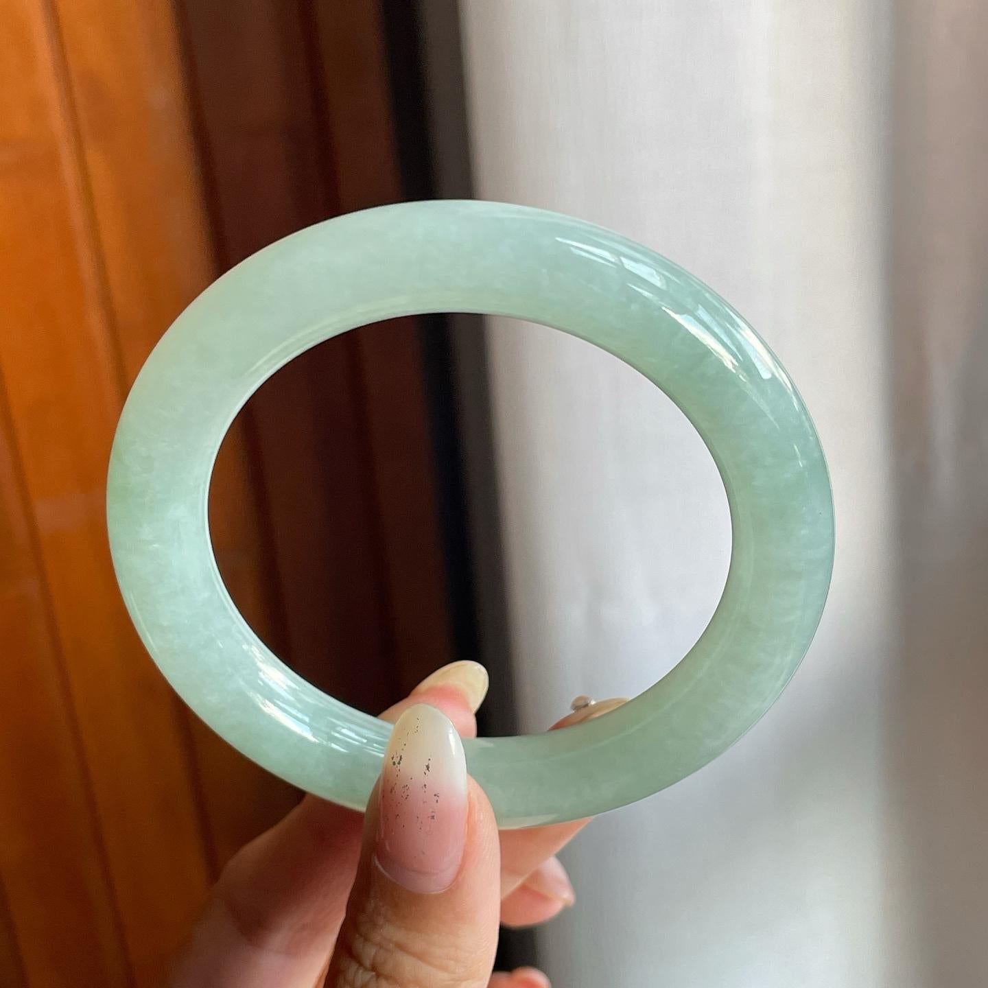糯冰种晴底翡翠圆条手镯（54.6mm）（yc220797）