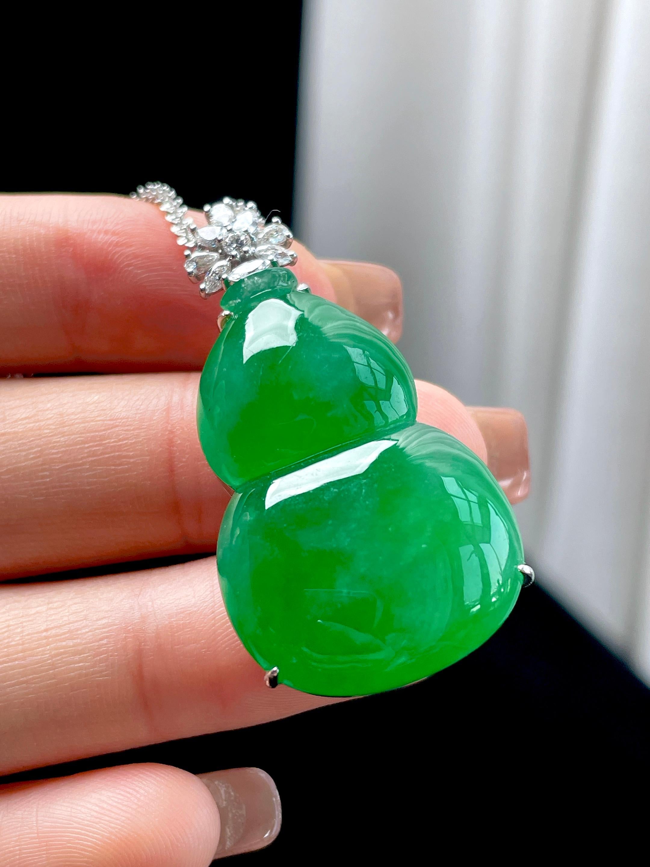 18k金钻镶糯冰辣绿翡翠葫芦（yc361838）
