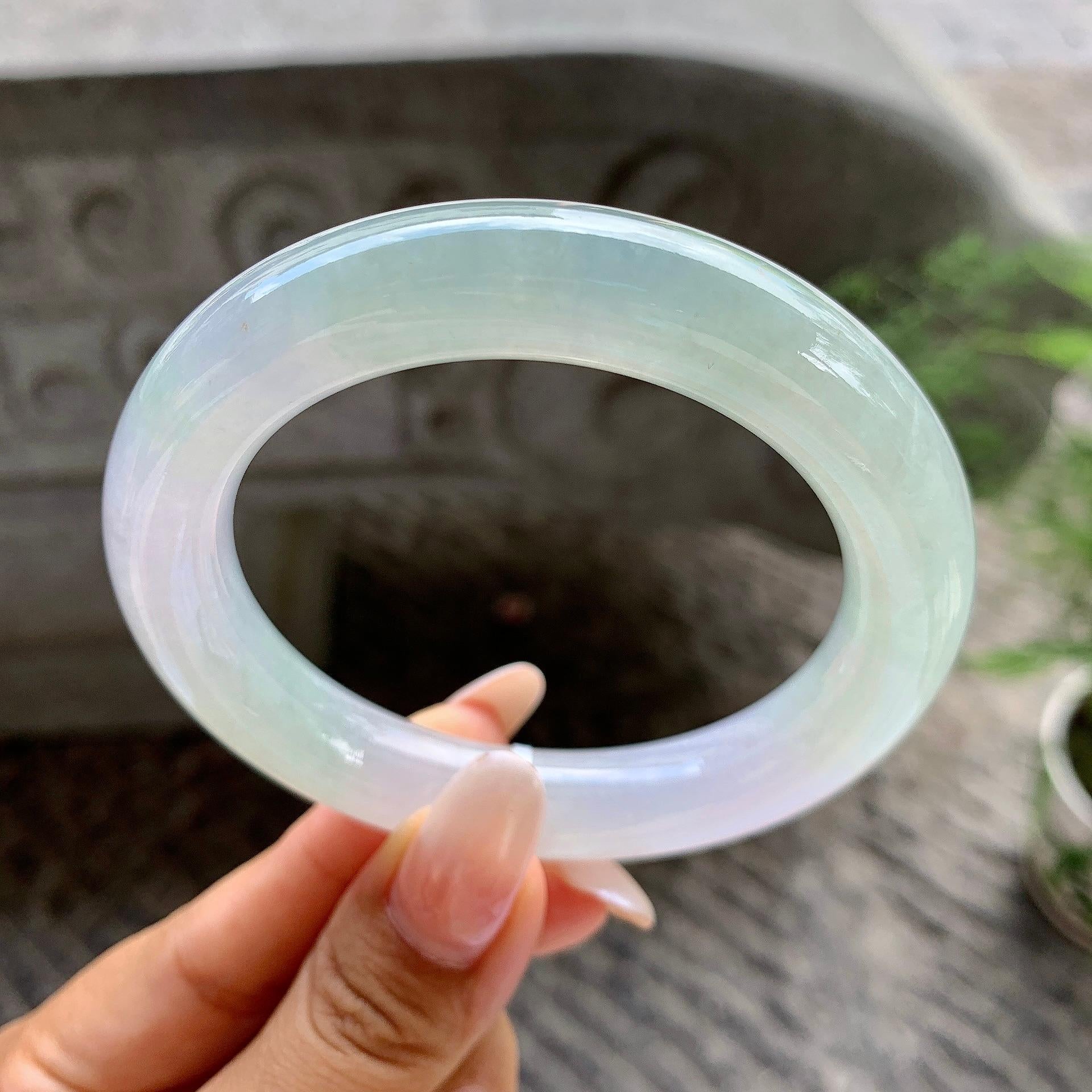 糯冰种淡春彩圆条手镯（56mm）（yc202367）
