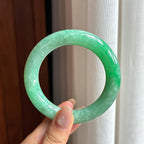 糯冰果绿底带色翡翠圆条手镯 55圈（yc436064）