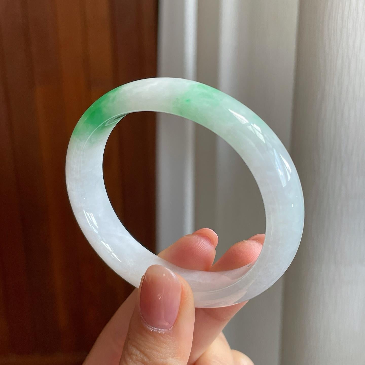 糯冰飘花翡翠贵妃镯（55mm)（yc323831）
