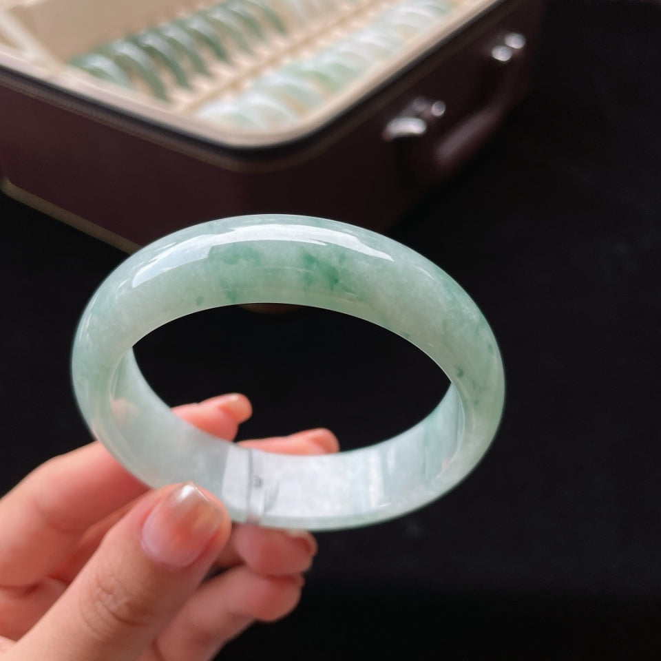 糯种宽版飘花正圈翡翠手镯（58.5mm）（yc018708）