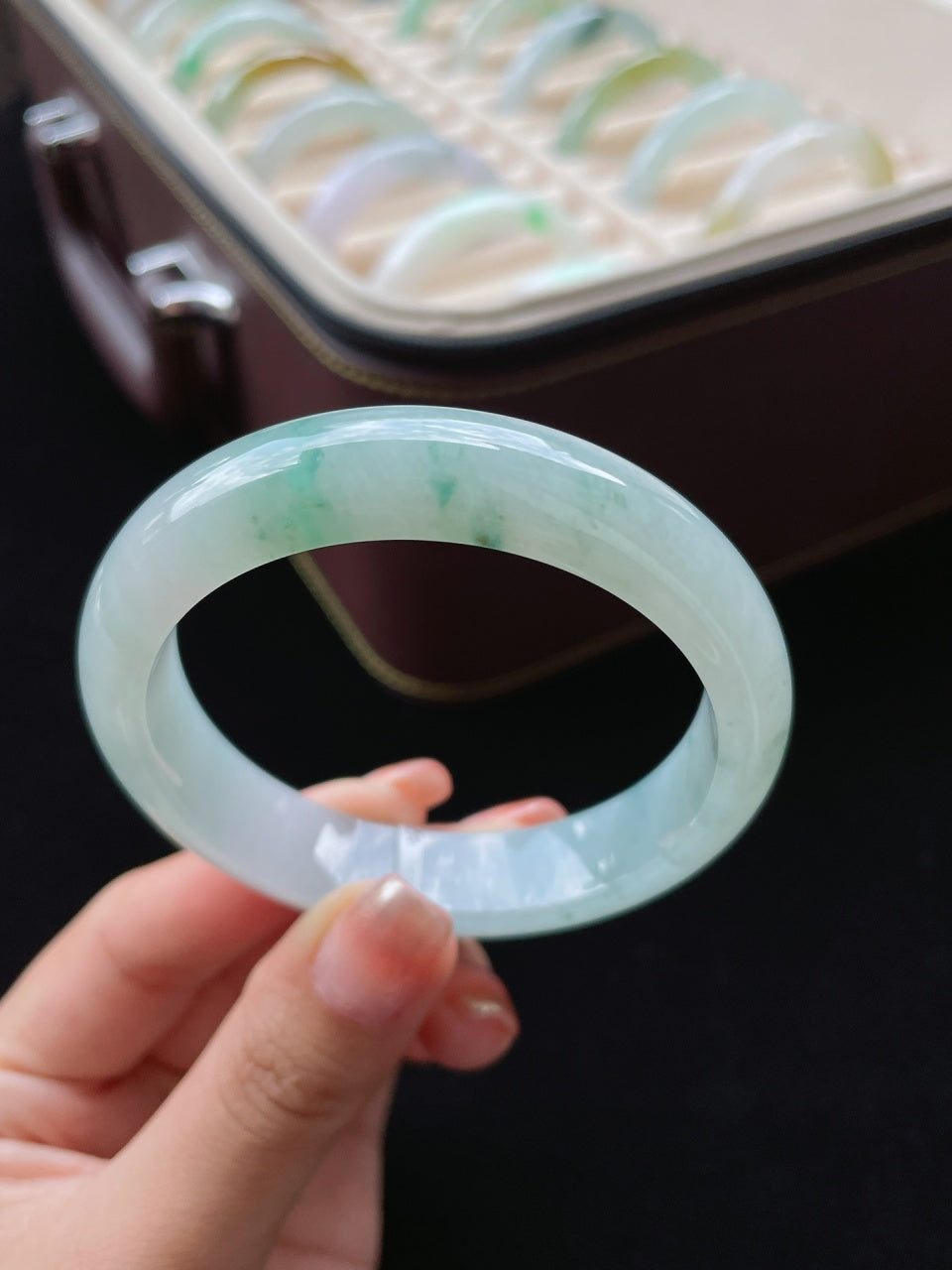细糯冰飘花翡翠手镯（55.7mm）（yc016963）