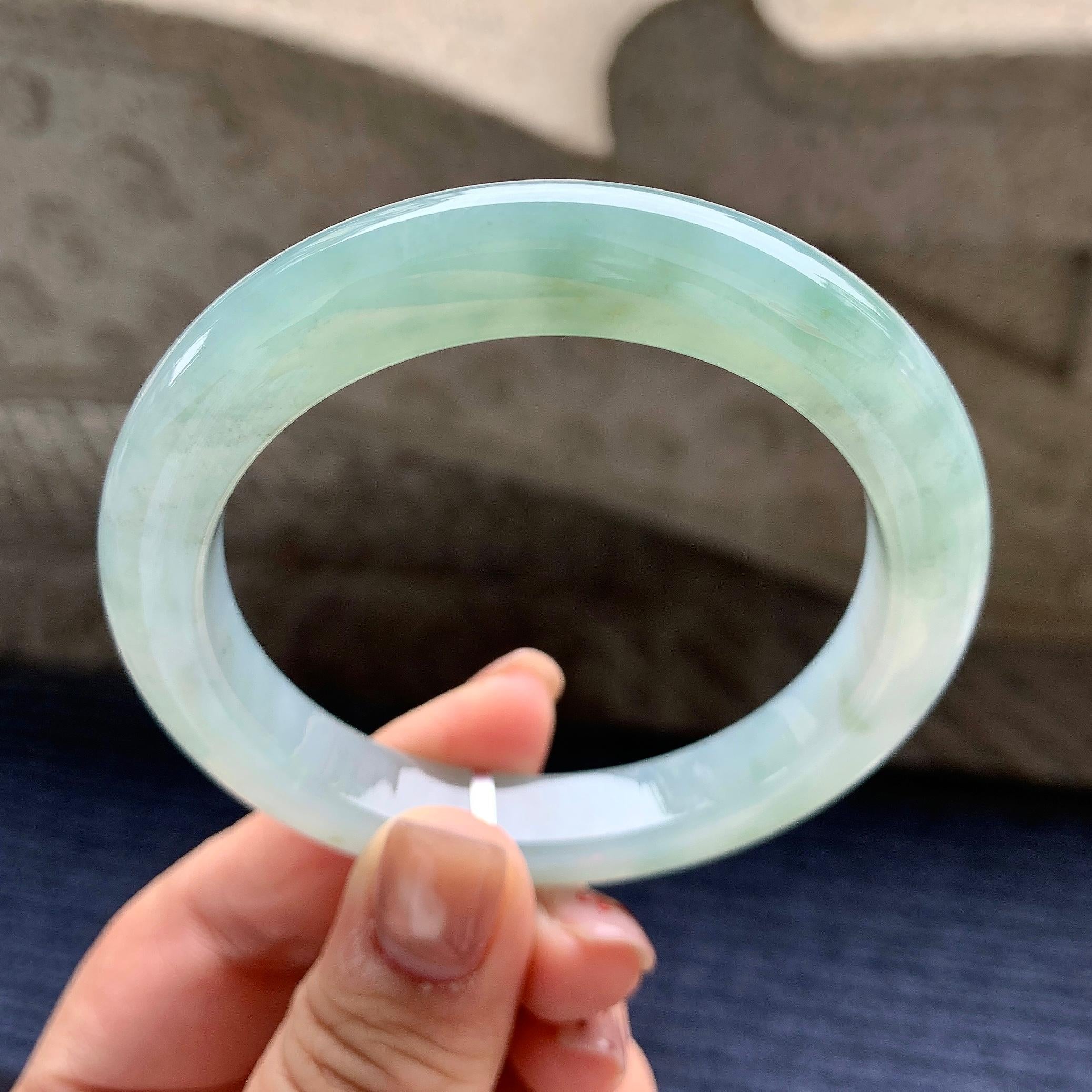 糯冰种飘蓝花正圈平安镯 56.6圈口 天然缅A货翡翠（yc345044）