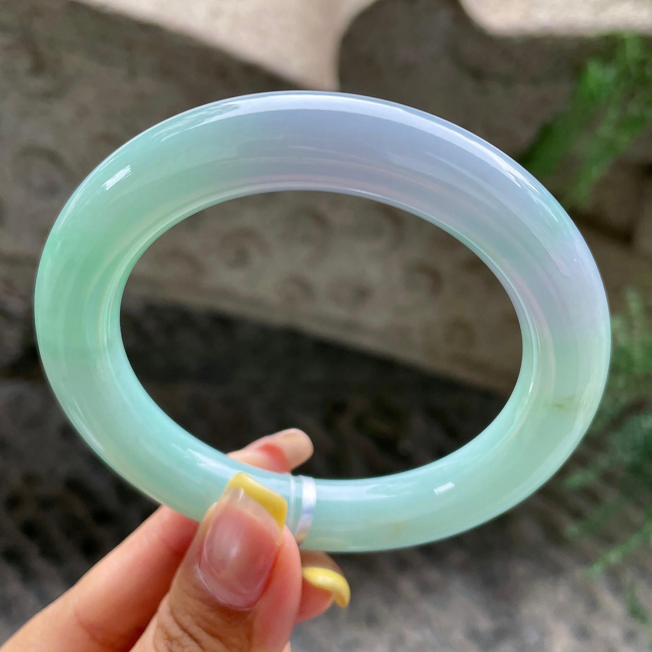 大圈口     细糯种春彩圆条手镯58.2圈      天然缅甸A货翡翠（yc392738）
