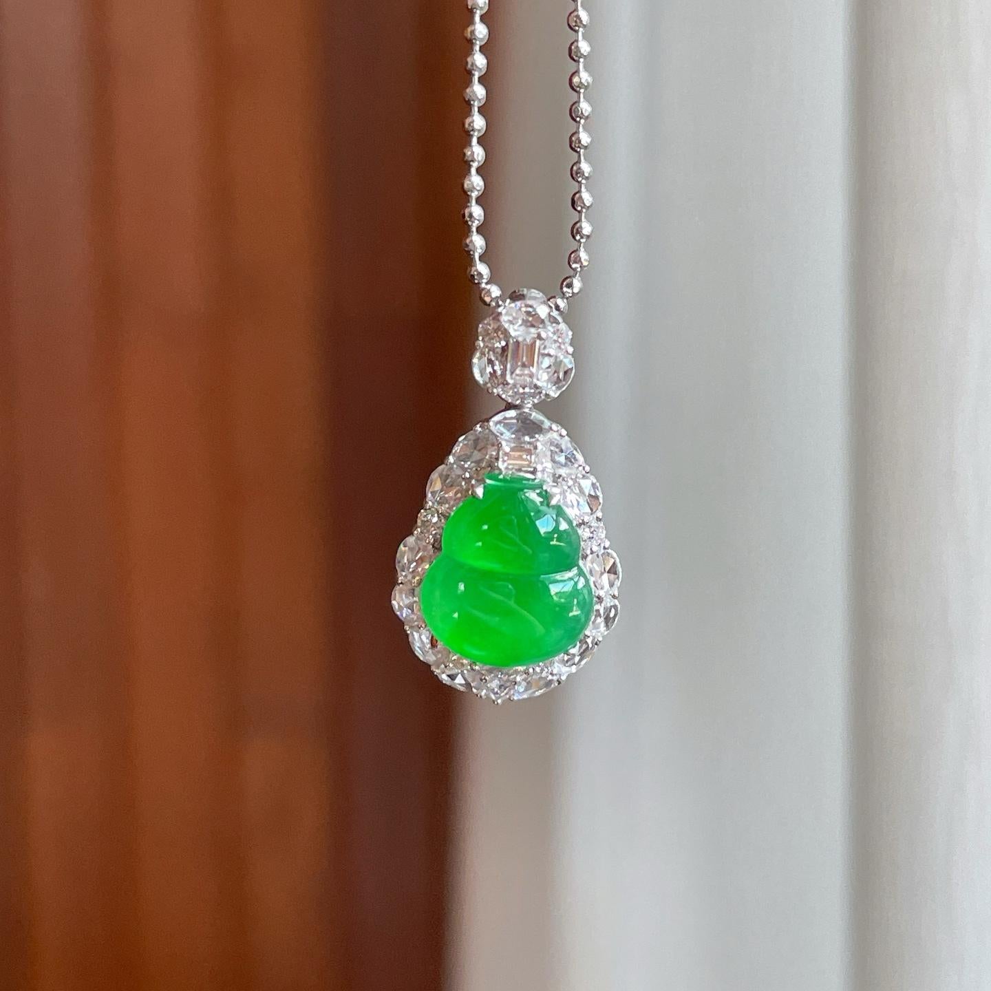 18k 金钻镶冰种满绿翡翠葫芦（yc324039）