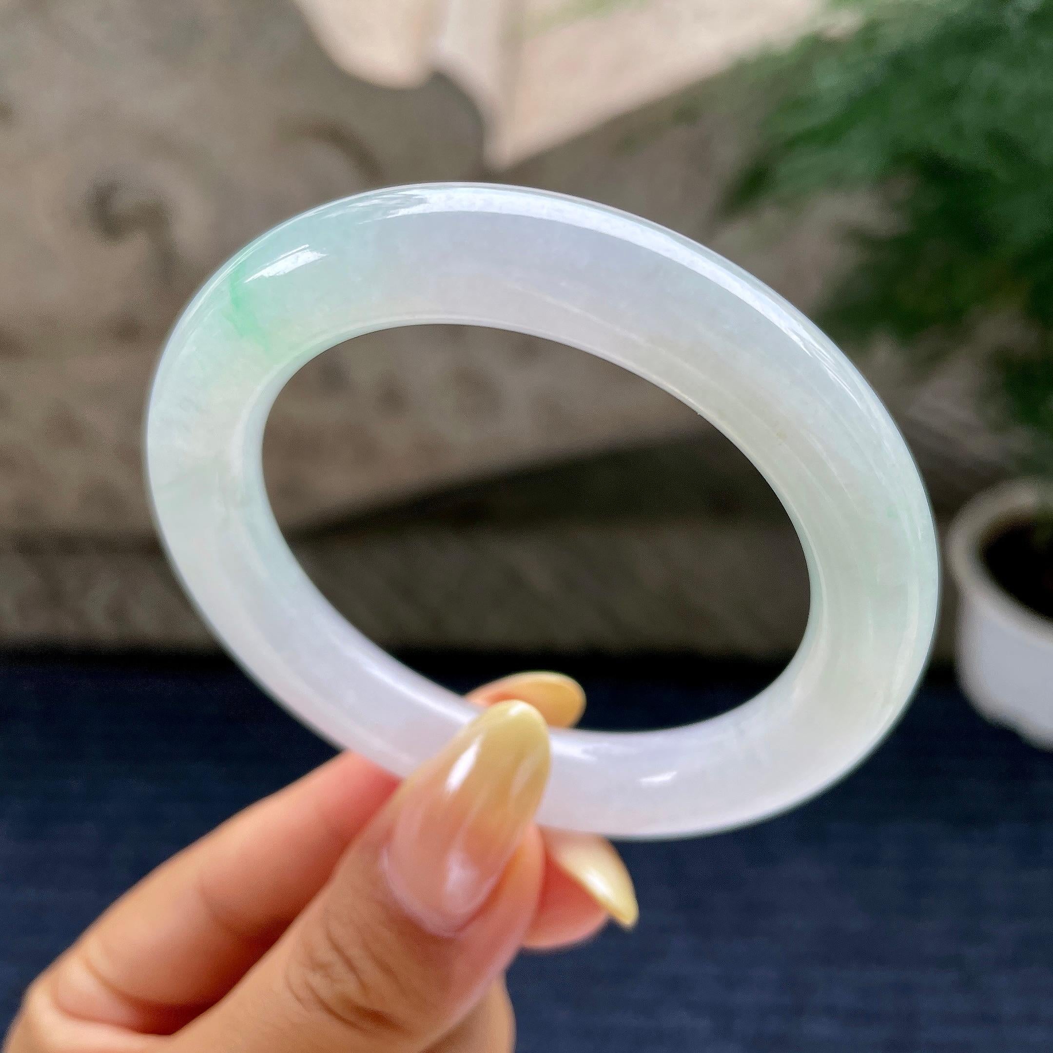 小圈口 细糯种飘绿圆条手镯51.5圈 天然缅甸A货翡翠（yc481957）
